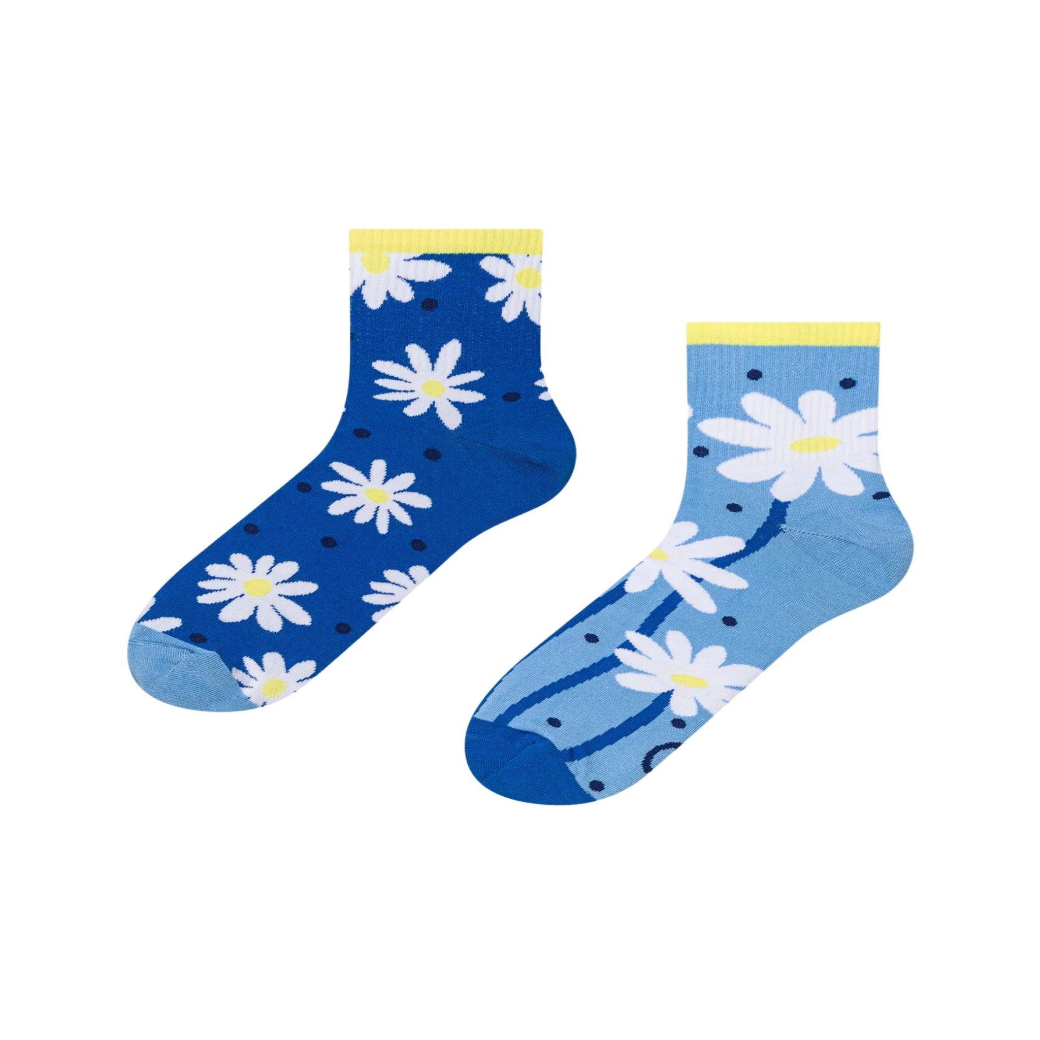 DEDOLES Chaussettes courtes marguerites et points. Coloris disponibles : Bleu