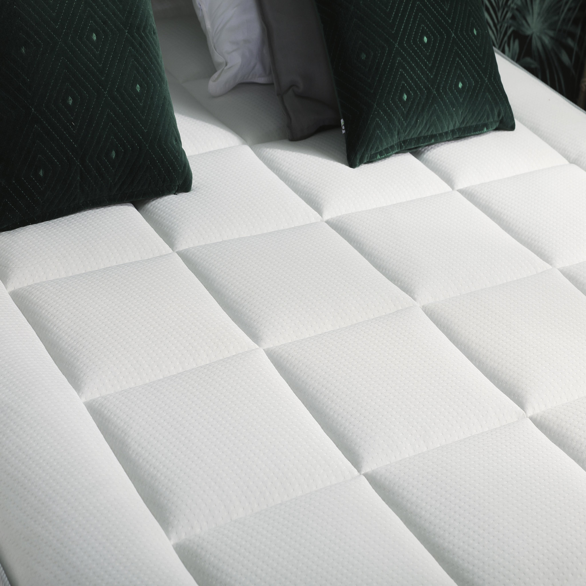 Voir la diapositive 5 : Ensemble Literie matelas 672 ressorts ensachés 30cm et sommier 140x190 cm KING PALACE