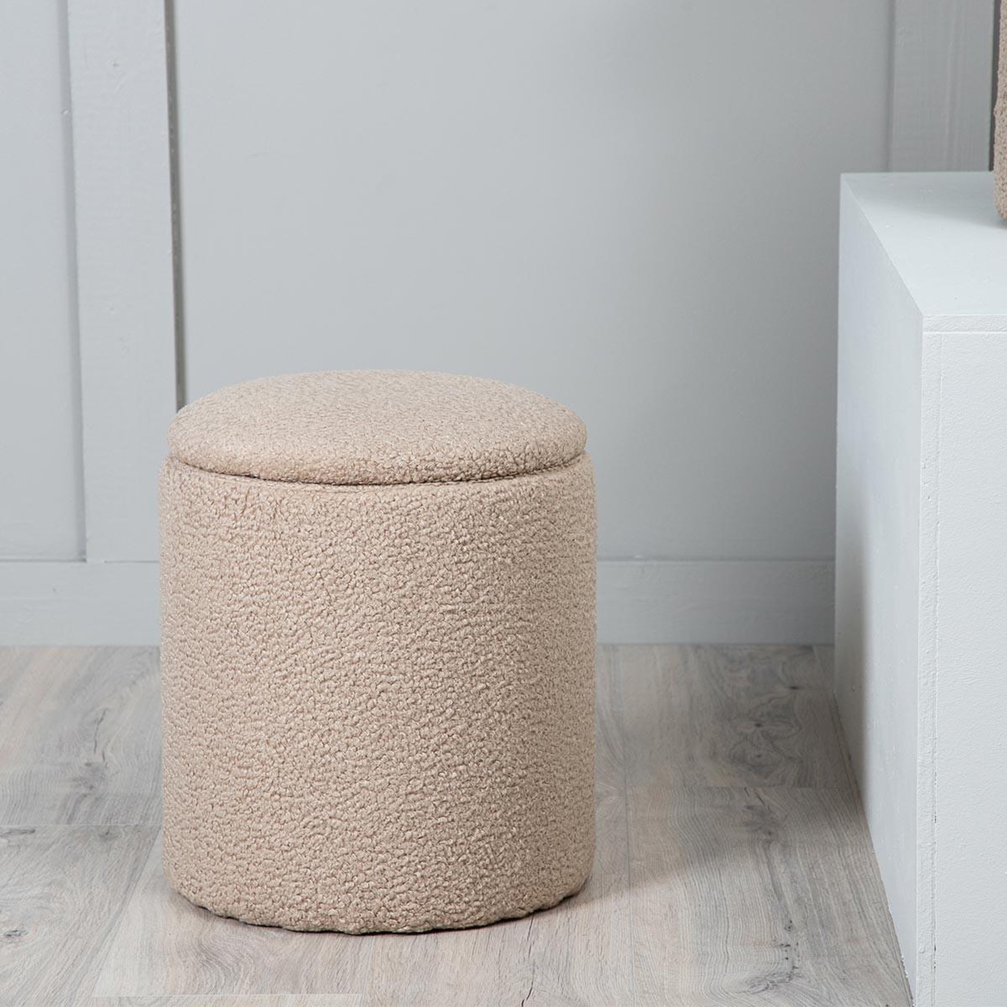 Voir la diapositive 5 : Paris Prix Pouf coffre tissu bouclette  limpen  40cm beige