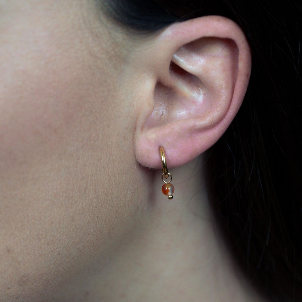 SLOYA Boucles d'oreilles créoles Serena en pierres Cornaline