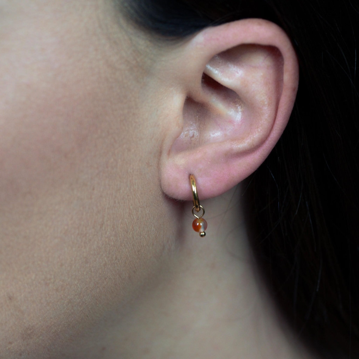 SLOYA Boucles d'oreilles créoles Serena en pierres Cornaline