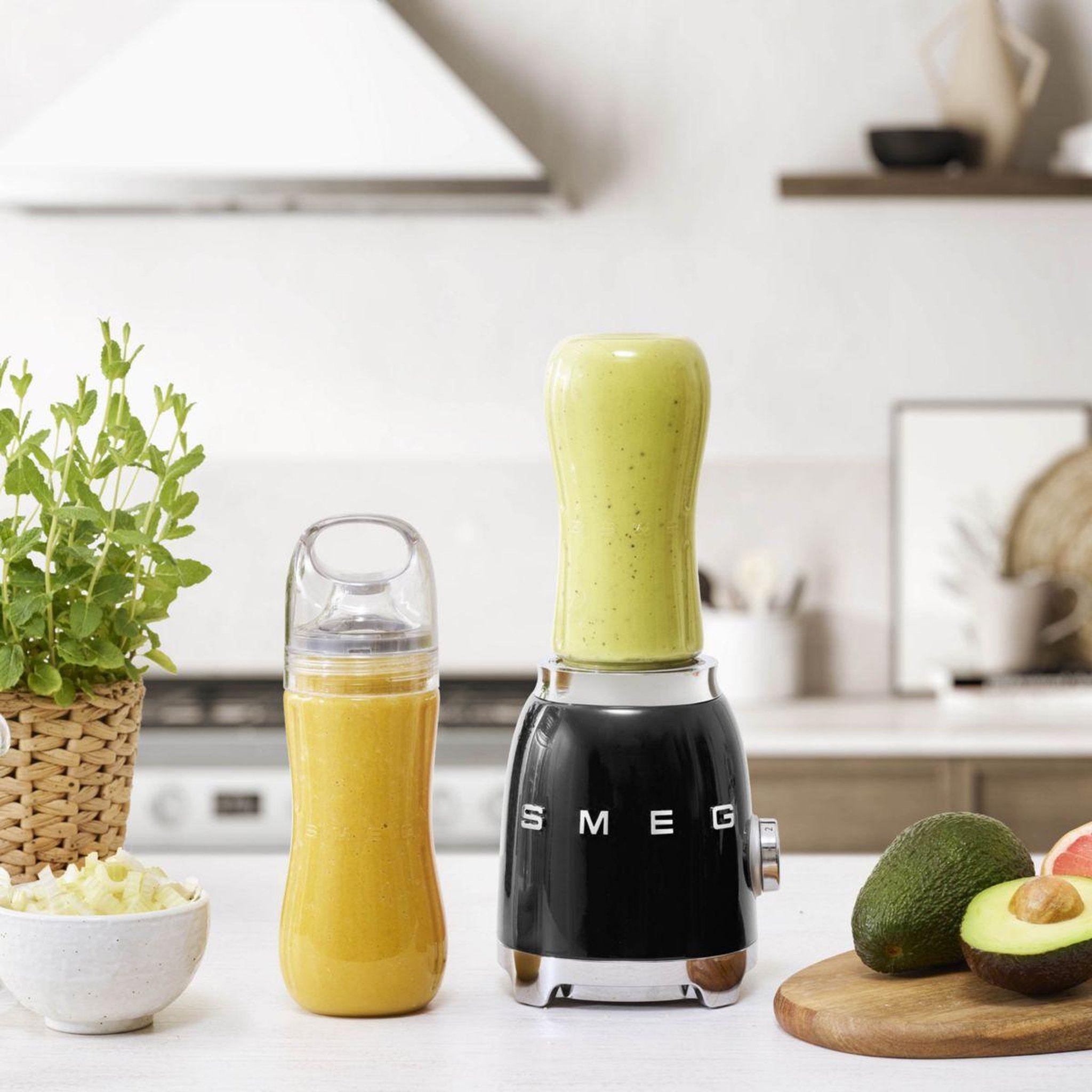 Voir la diapositive 5 : SMEG Blender pbf01bleu mini noir
