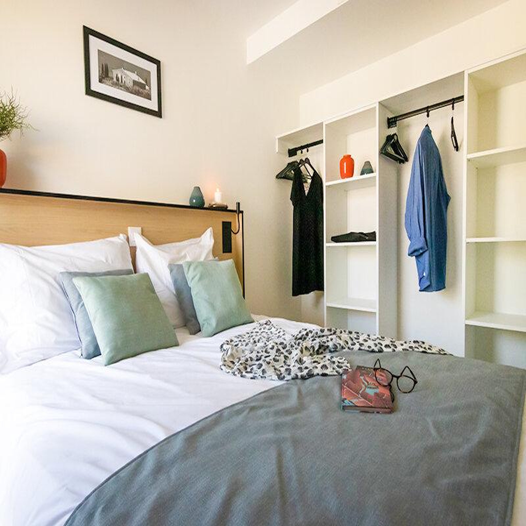 Voir la diapositive 2 : Smartbox Séjour de 2 nuits en famille dans un apartement près de nice - coffret cadeau séjour