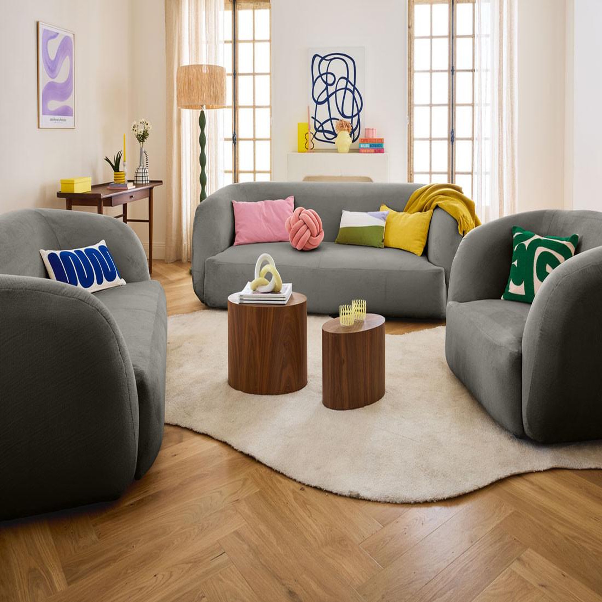 Voir la diapositive 3 : LISA DESIGN Ernee - fauteuil cocon - en velours