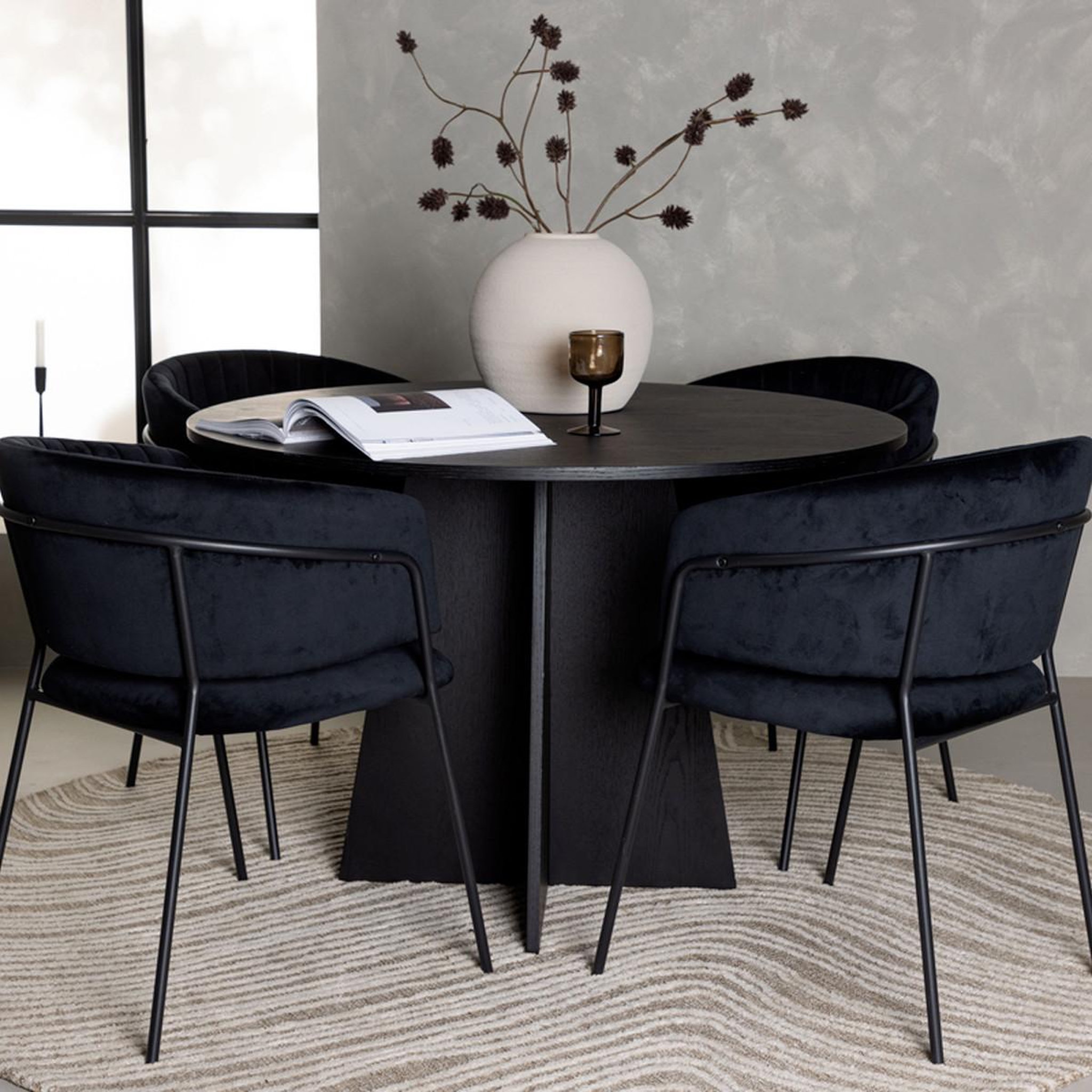 Voir la diapositive 3 : Paris Prix Ensemble table à manger & 4 chaises  bootcut & selma  110cm noir