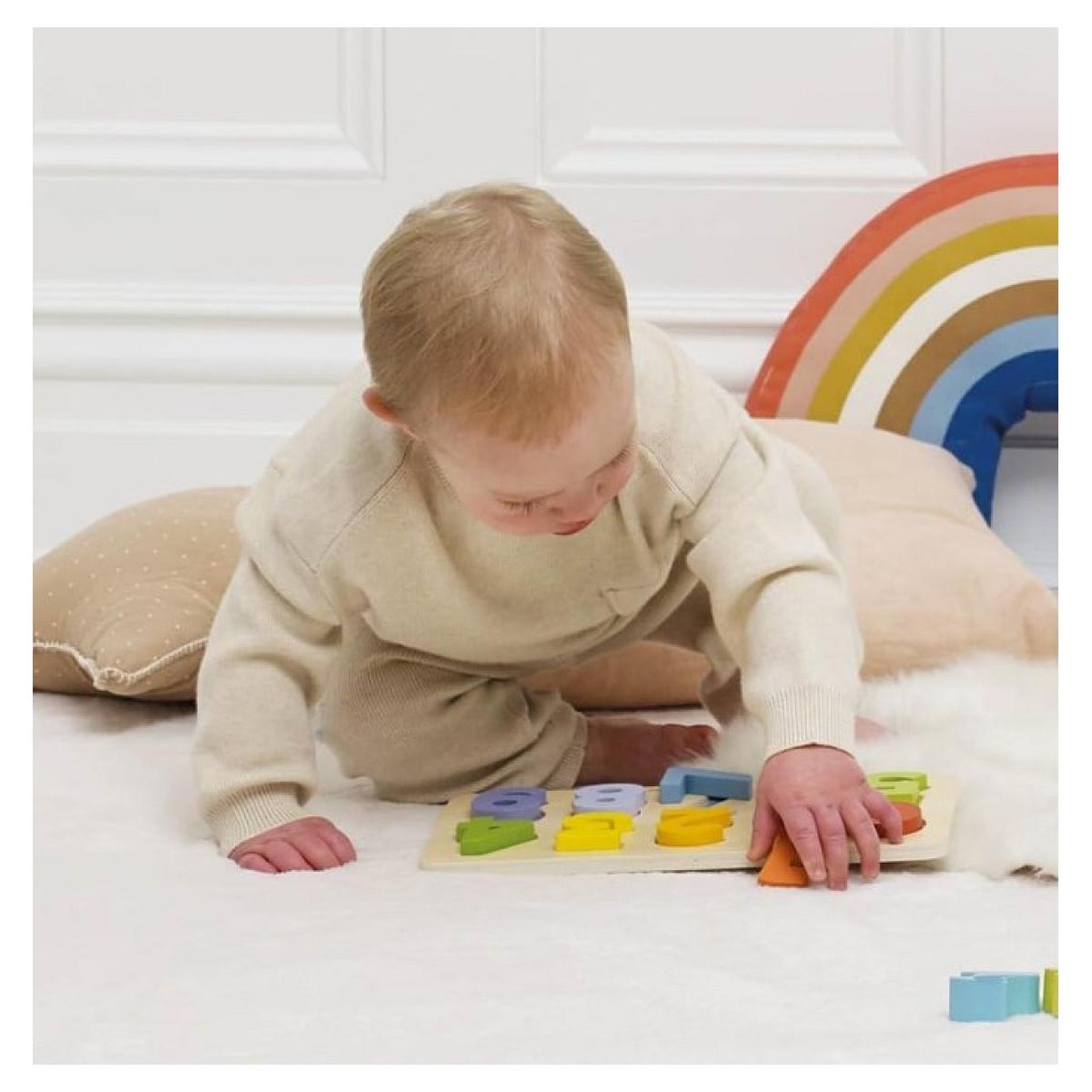 Voir la diapositive 2 : Le Toy Van Puzzle de Chiffres en bois