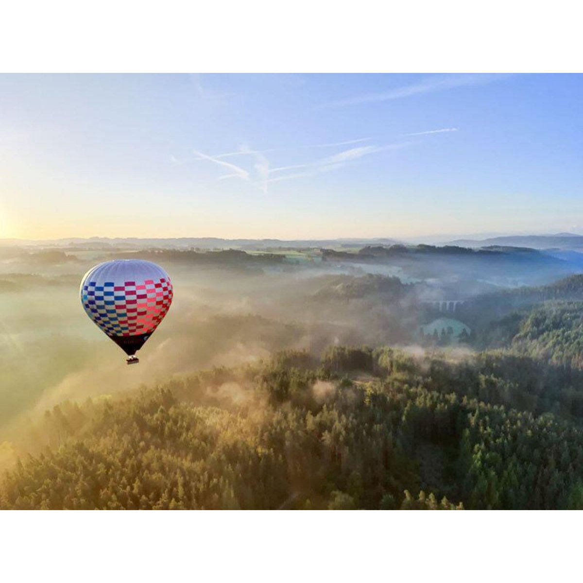 Smartbox Vol en montgolfière en Auvergne - Coffret Cadeau Sport & Aventure