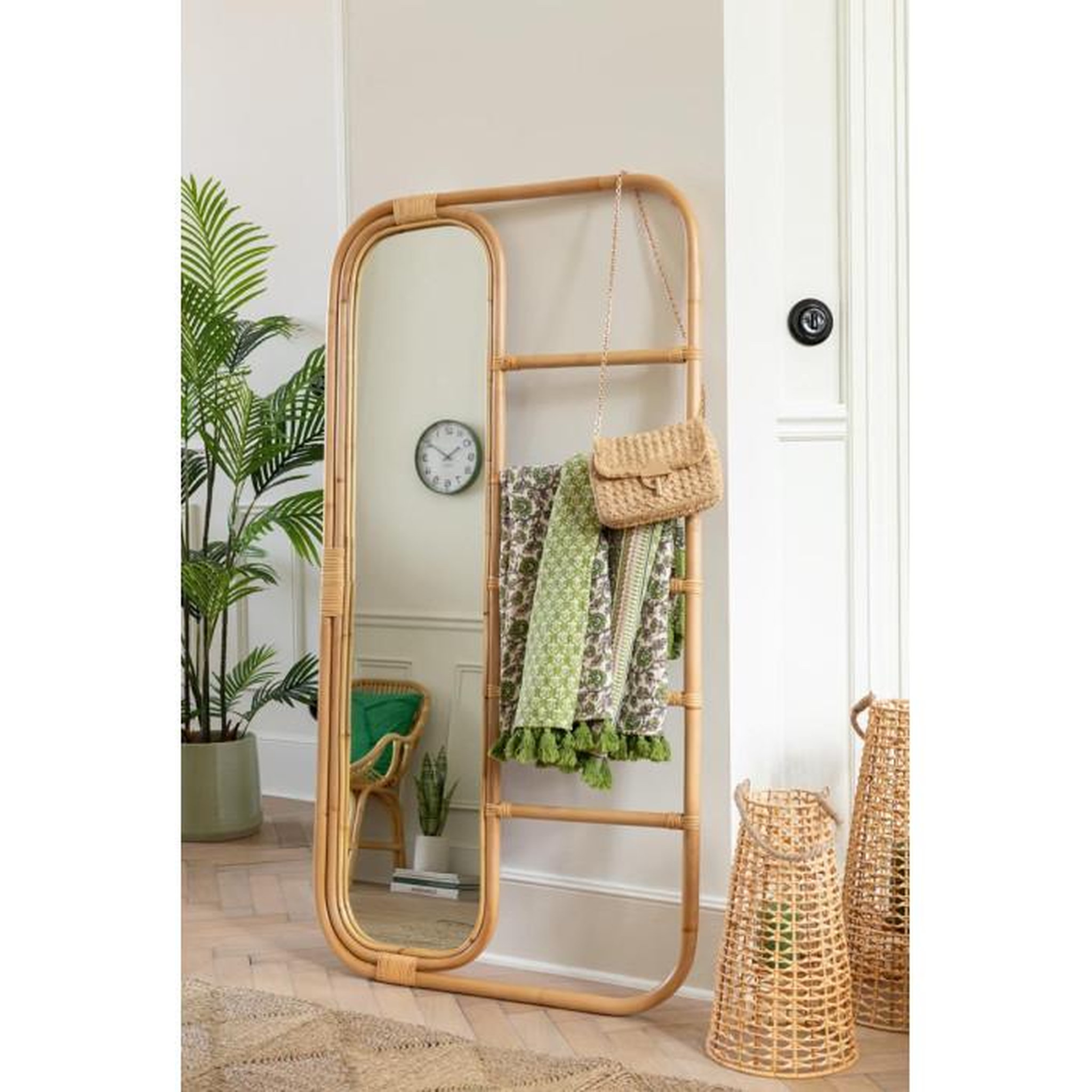 Voir la diapositive 6 : Paris Prix Lanterne en Rotin  Anais  55cm Naturel