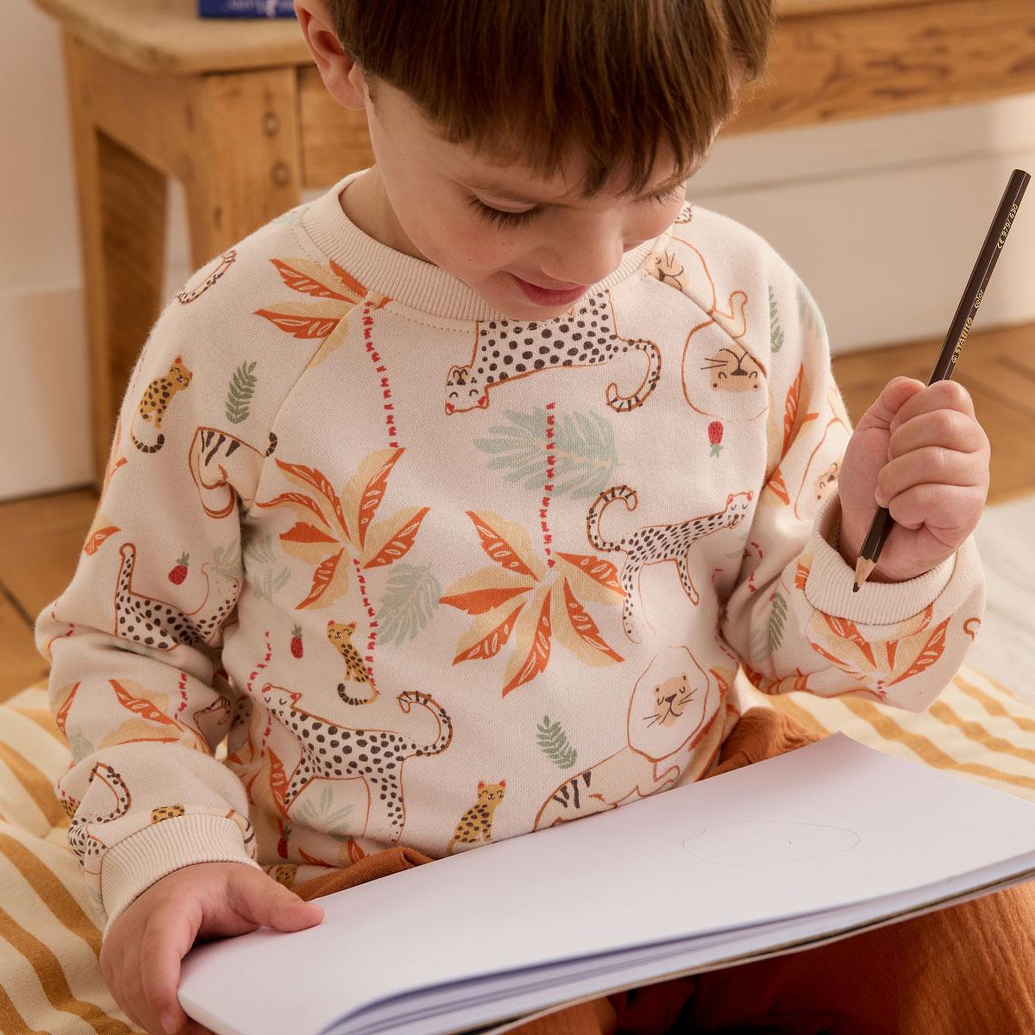 Voir la diapositive 6 : Petit Béguin Ensemble enfant sweat et pantalon en gaze de coton Tango
