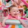 Voir la diapositive 6 : Bright Starts DISNEY BABY -MINNIE- Tapis de sol éveil bébé évolutif arche avec jouets sensoriels et musicaux, guirlande lumineuse, miroir