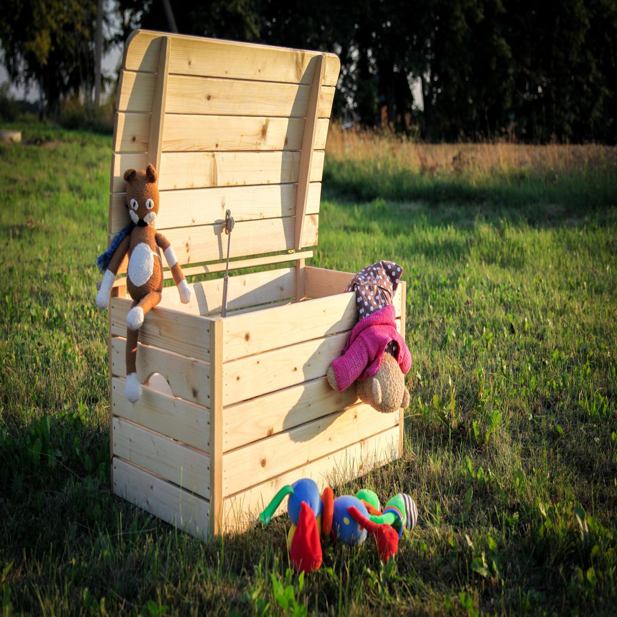 Voir la diapositive 3 : TIMBELA Coffre à jouets en bois pour enfants - coffre en bois pour jardin 80 x 50 x h47 cm m034-1