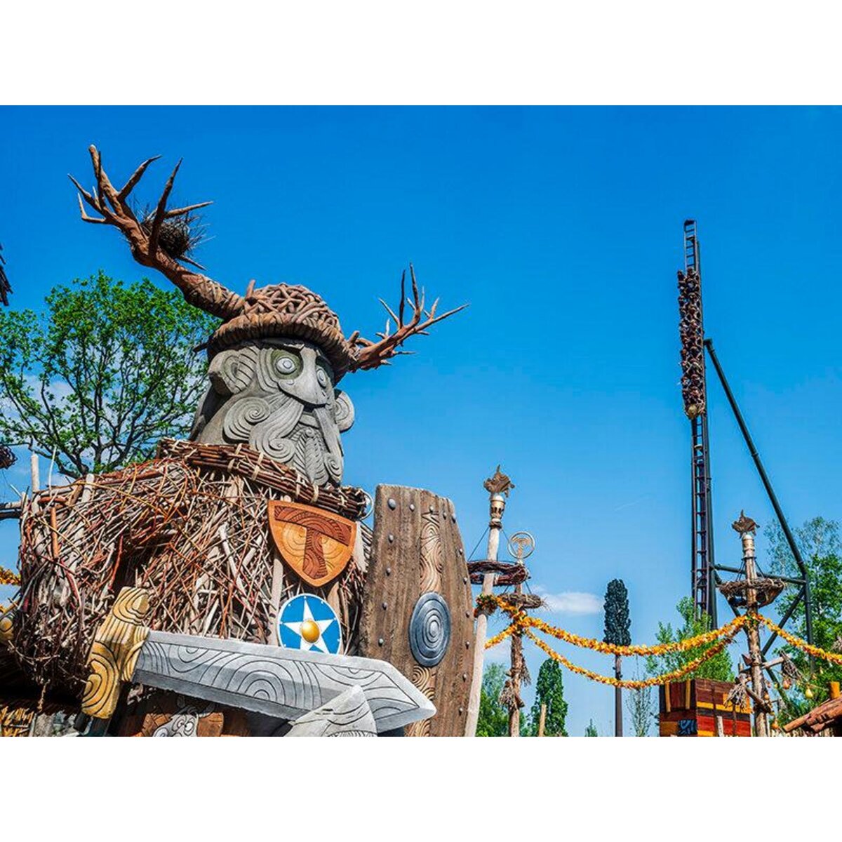 Smartbox Parc Astérix 2025 - Séjour 2 jours / 1 nuit - Hôtel La Cité Suspendue en haute saison - Coffret Cadeau Séjour