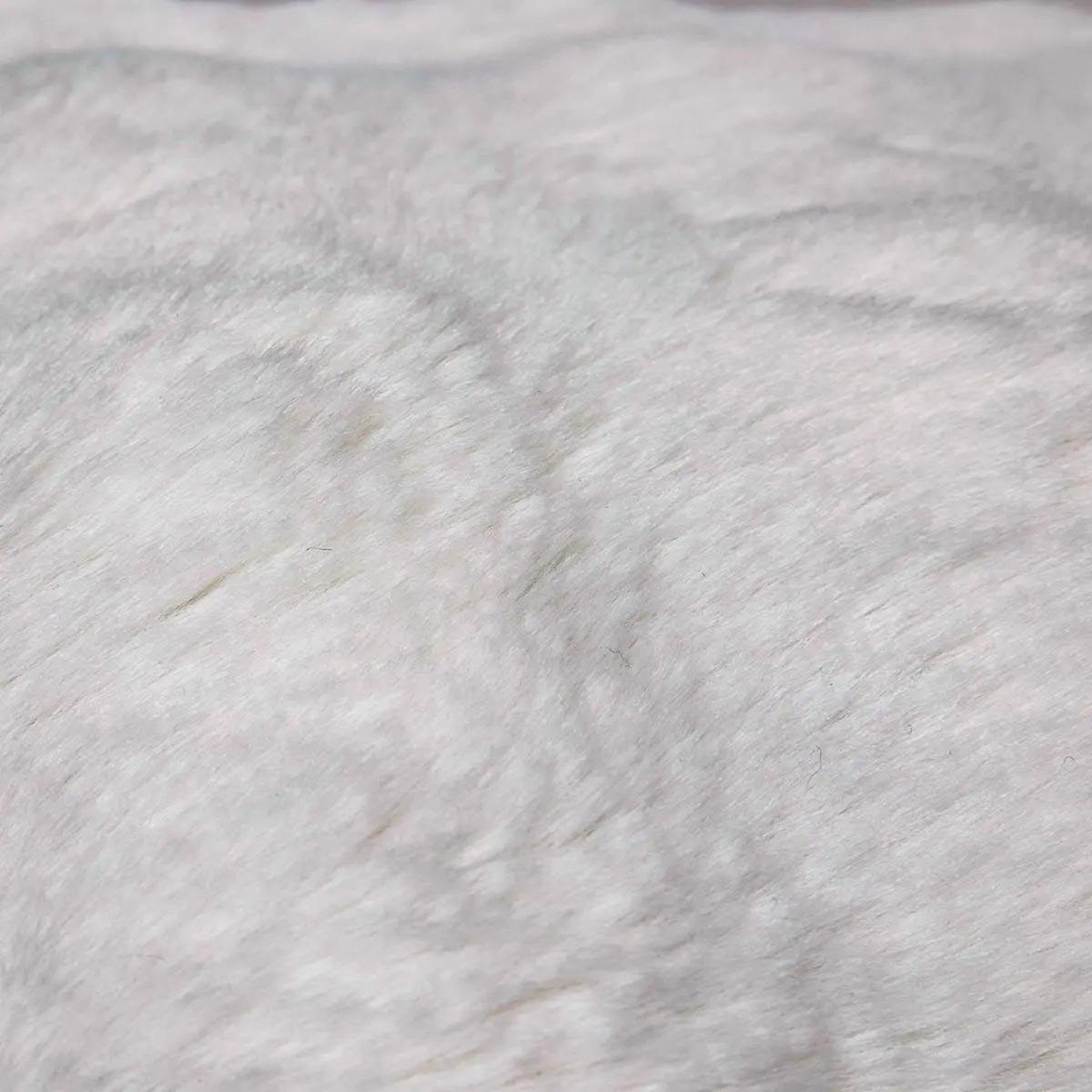 Voir la diapositive 3 : ATMOSPHERA Coussin imitation fourrure 3d  zephy  45x45cm blanc