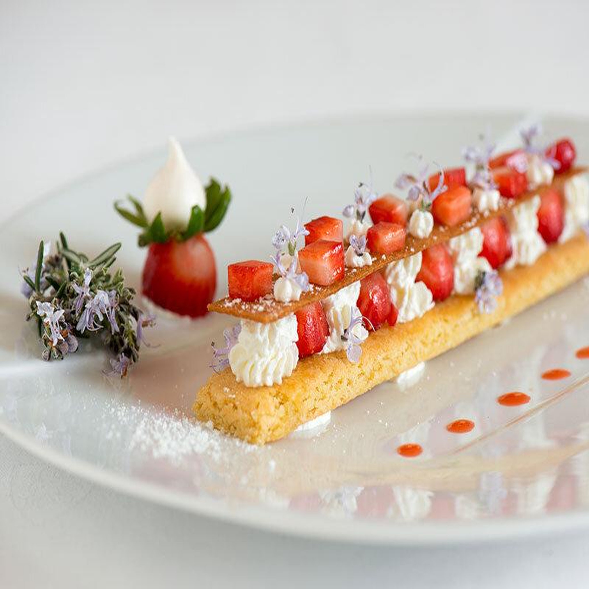 Voir la diapositive 6 : Smartbox Adresses primées : menu 5 plats au restaurant du château et relais des vigiers près de bergerac - coffret cadeau gastronomie