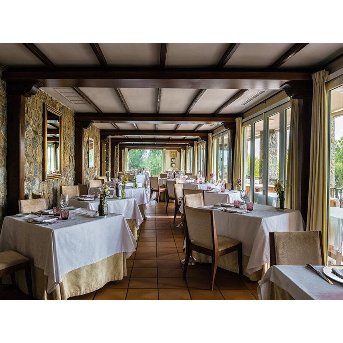 Smartbox Un goût d'histoire en Espagne : 1 nuit et 1 déjeuner ou 1 dîner dans une demeure historique - Coffret Cadeau Séjour