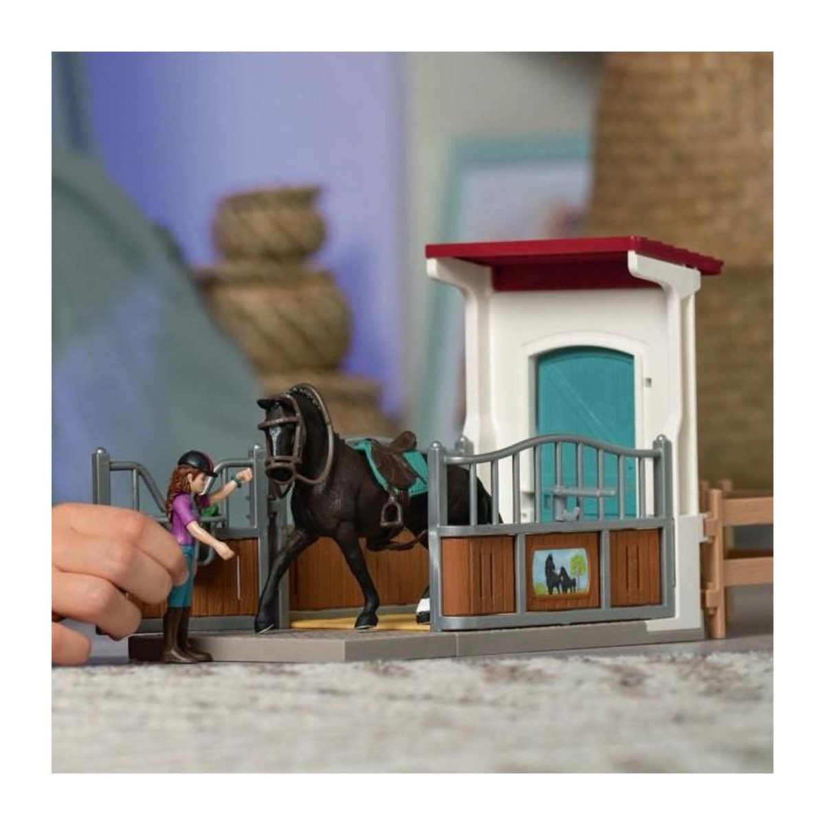 Schleich Horse Box Lisa et Storm, Figurine cheval et accessoires, SCHLEICH 42709 Horse Club, des 5 ans
