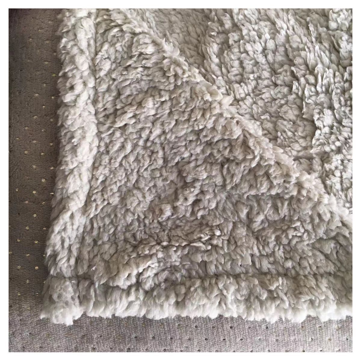 ACTUEL Couverture unie en polyester 240gsm CAYENNE