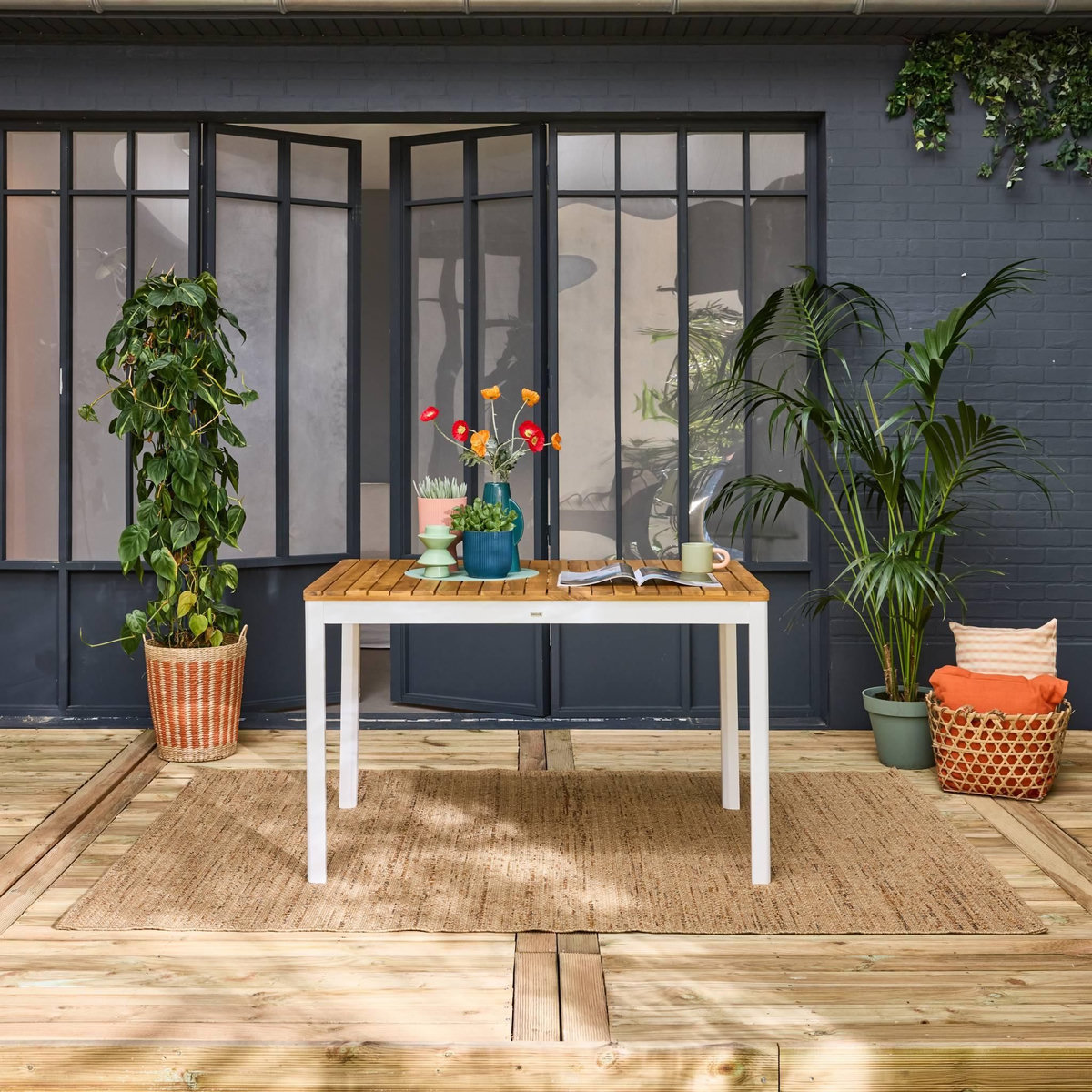 SWEEEK Table de jardin SENORA acacia avec coins arrondis, 6 places, 120 x 80 x 75 cm