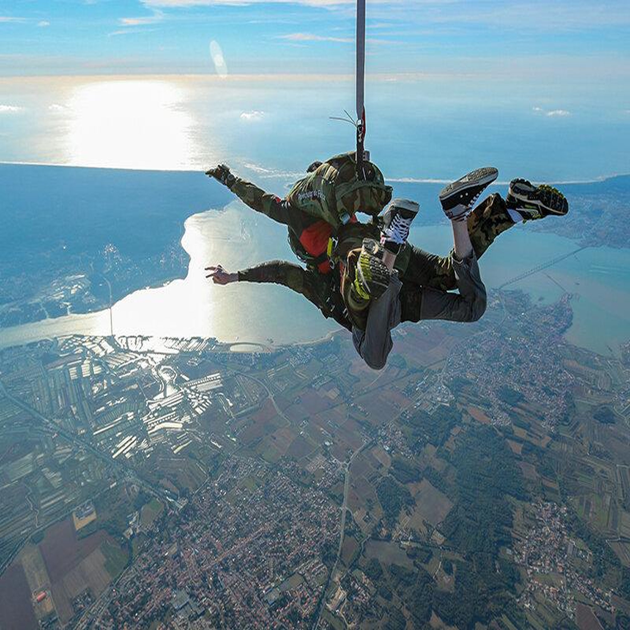 Voir la diapositive 6 : Smartbox Saut en parachute avec vidéo ou photos sur le littoral atlantique - coffret cadeau sport & aventure