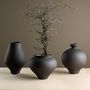 Voir la diapositive 2 : Paris Prix Vase Design  Rellis  18cm Noir