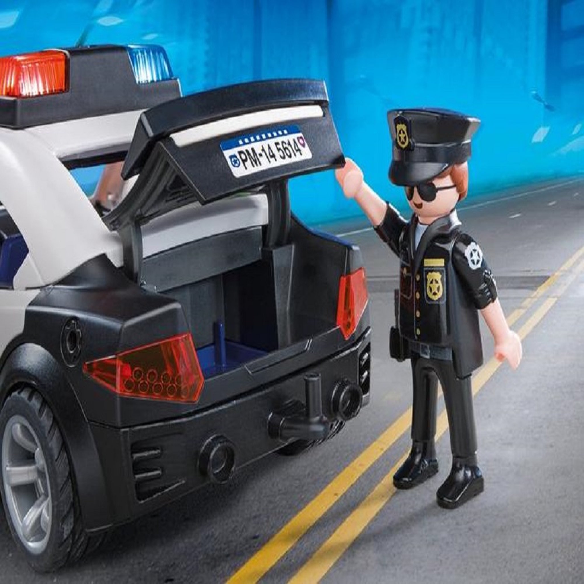 Voir la diapositive 4 : PLAYMOBIL 5673 - City Action - Voiture de police 
