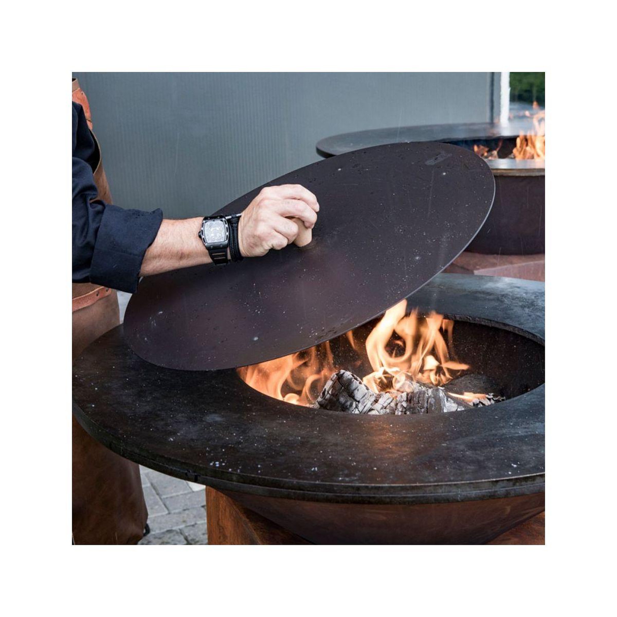 Voir la diapositive 3 : OFYR Ustensile barbecue snuffer black 85