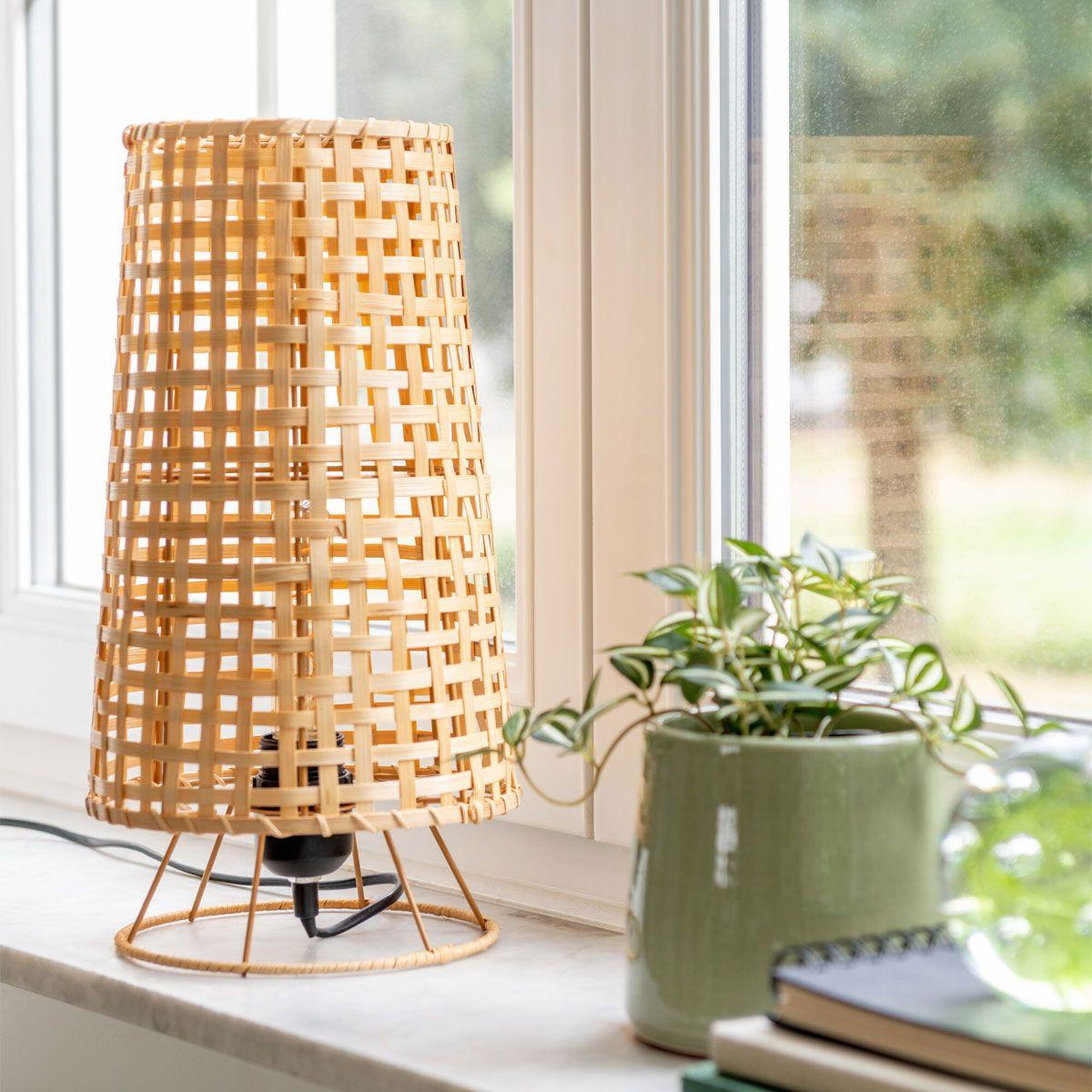 Voir la diapositive 4 : J-LINE Lampe à poser en rotin  léna  36cm naturel