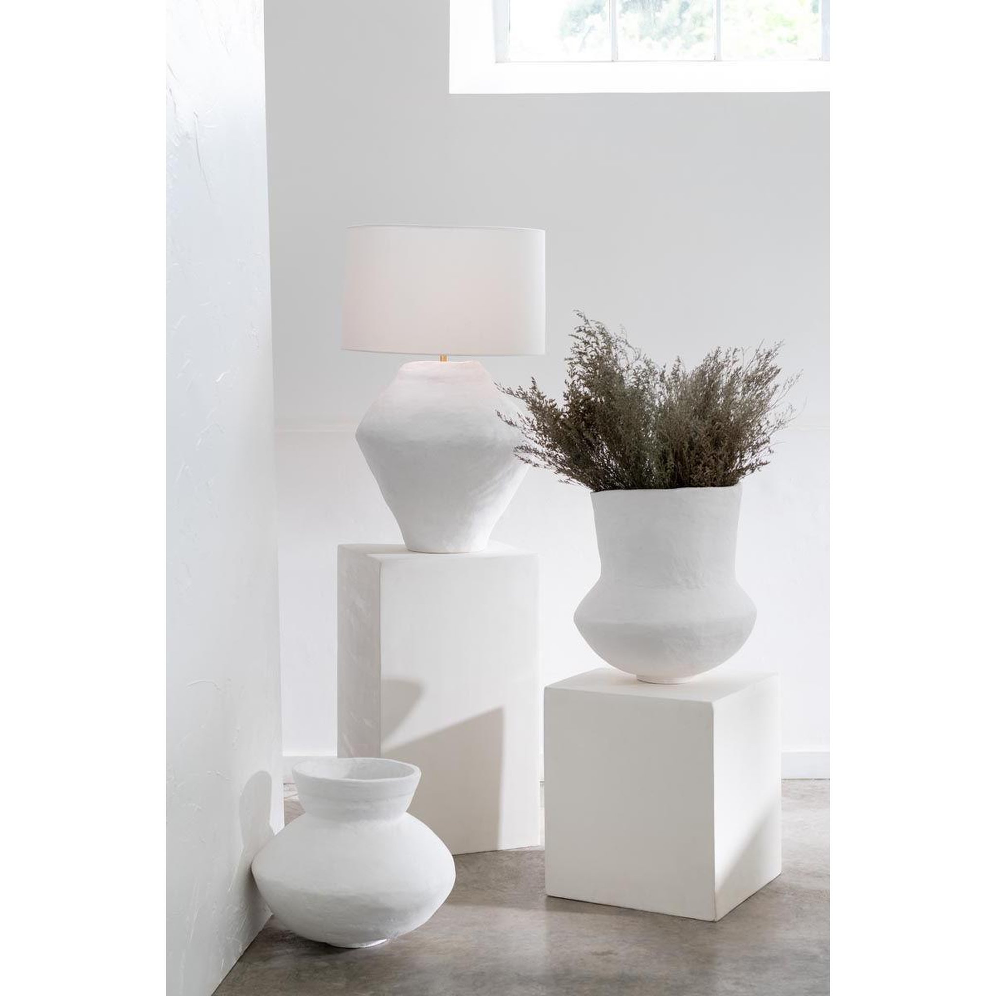 Voir la diapositive 3 : J-LINE Pot en papier mâché  archaique  45cm blanc