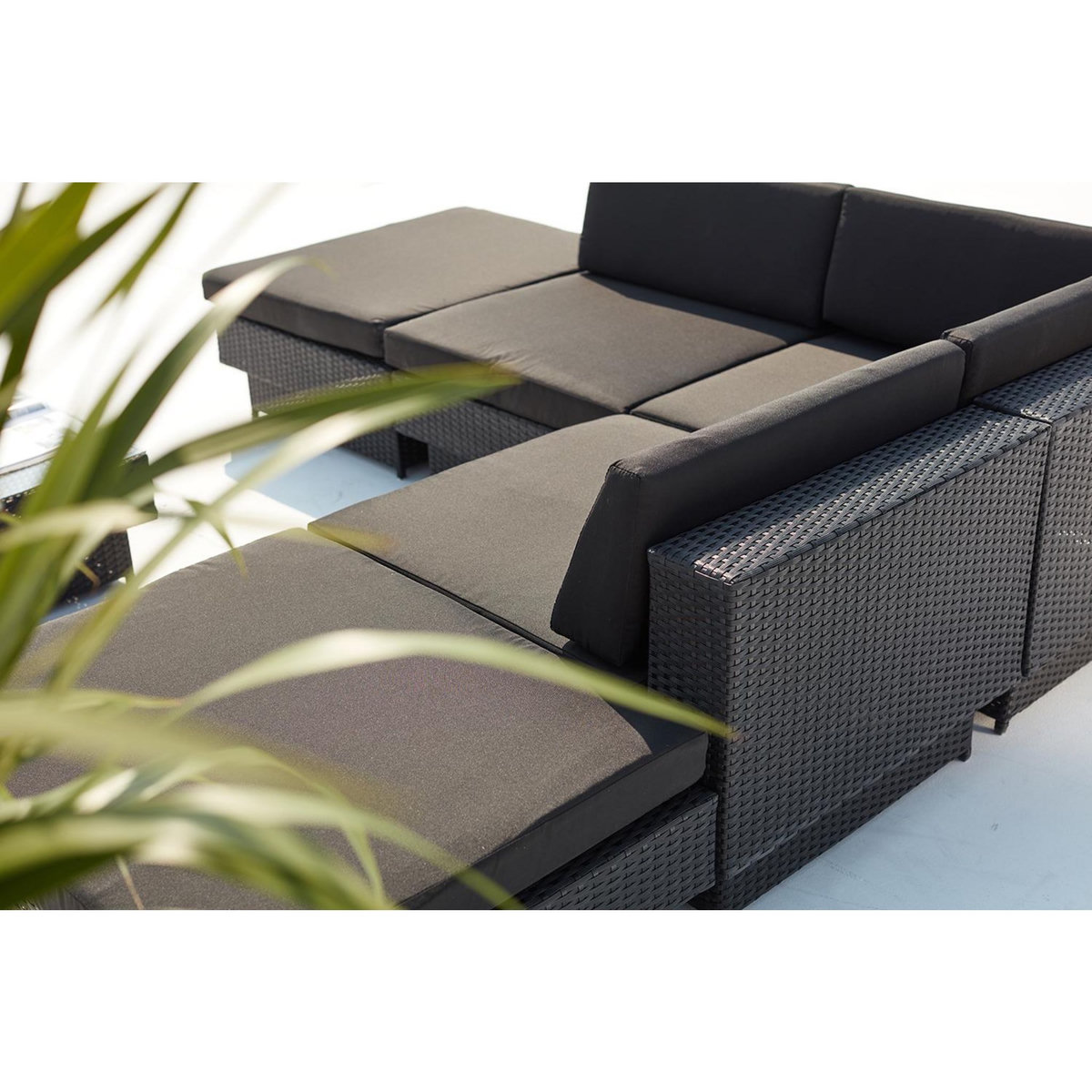 CONCEPT USINE Salon de jardin d'angle 5 places en résine tressée noir AMORGOS