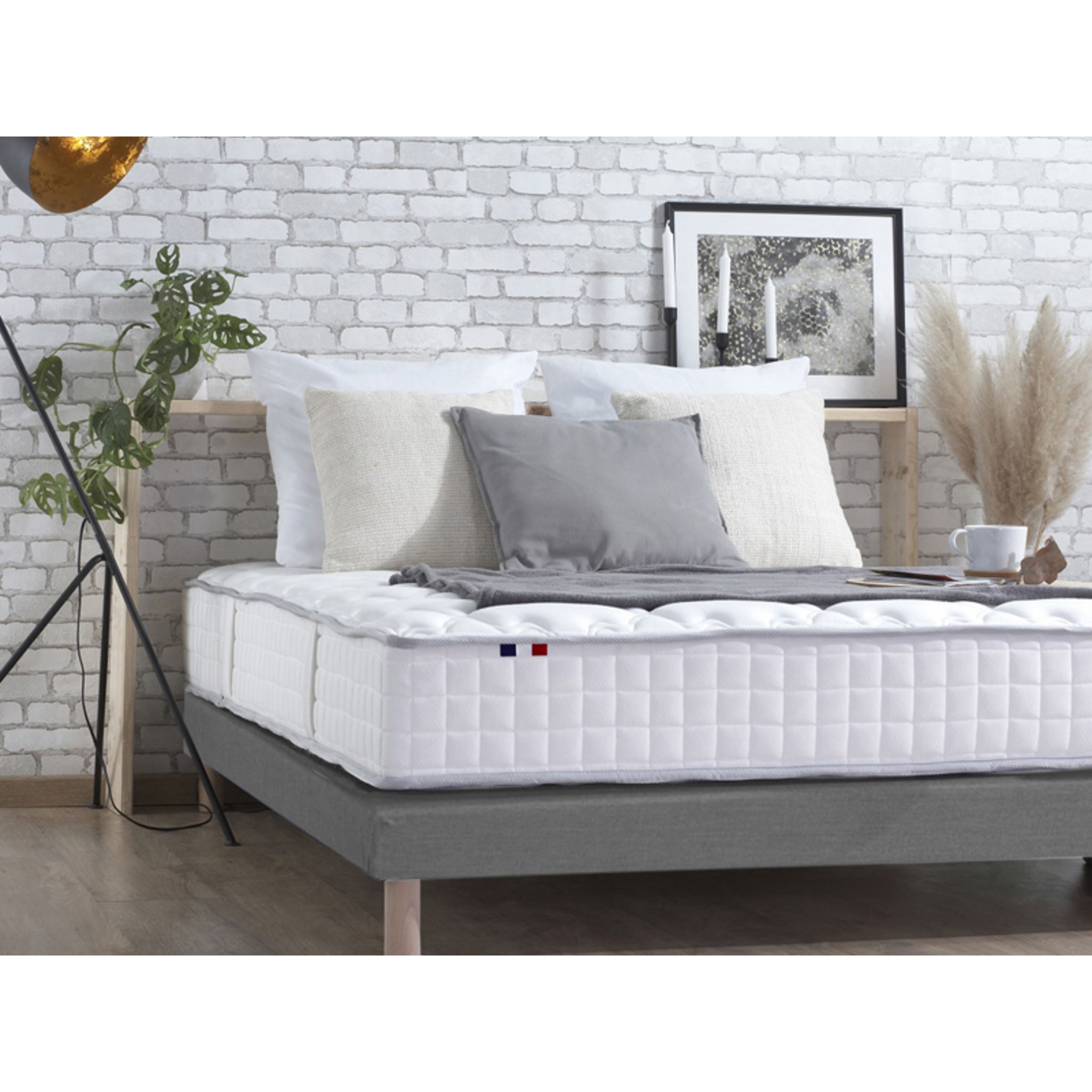 Matelas ressorts ensachés et mousse mémoire de forme 160x200 cm ODYSSEE