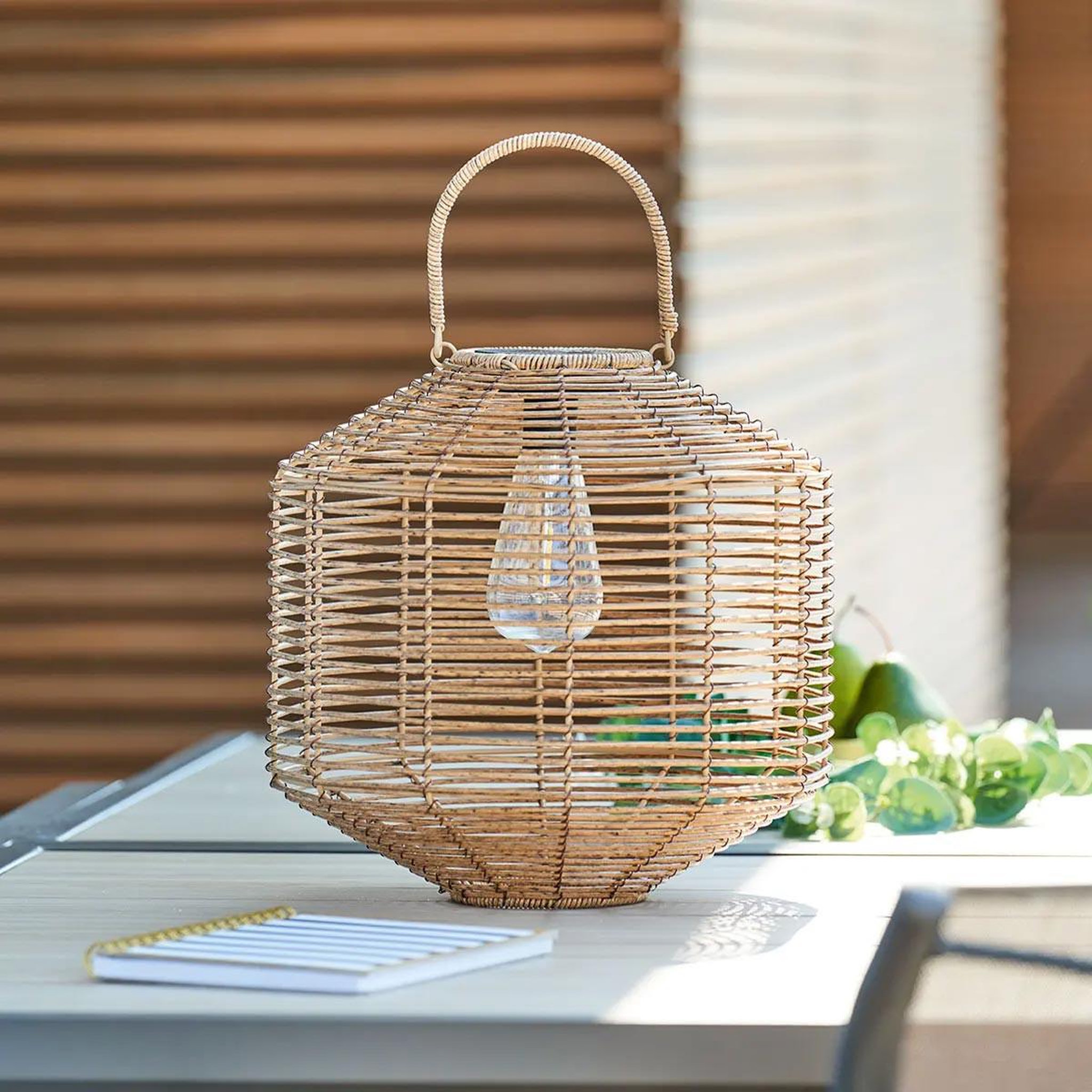 Voir la diapositive 3 : ATMOSPHERA Lampe à poser solaire  ultimo  30cm naturel