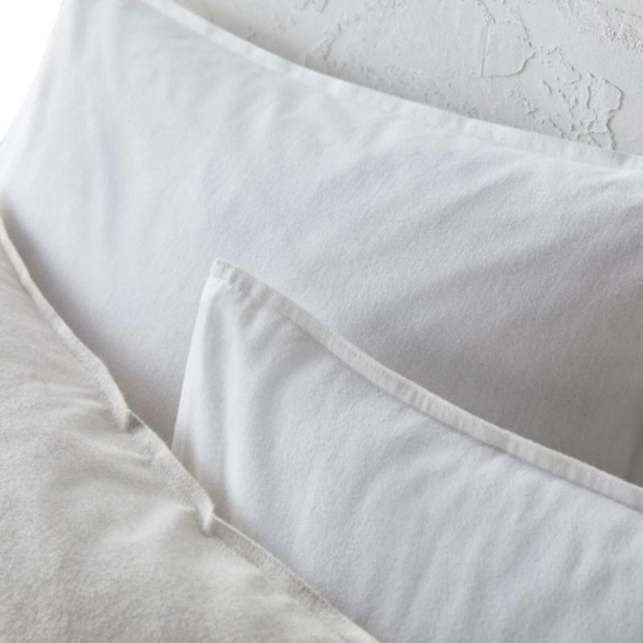 Voir la diapositive 2 : COTON PUR Lot de 2 protège taies flanelle 65 x 65 cm / 100% Coton