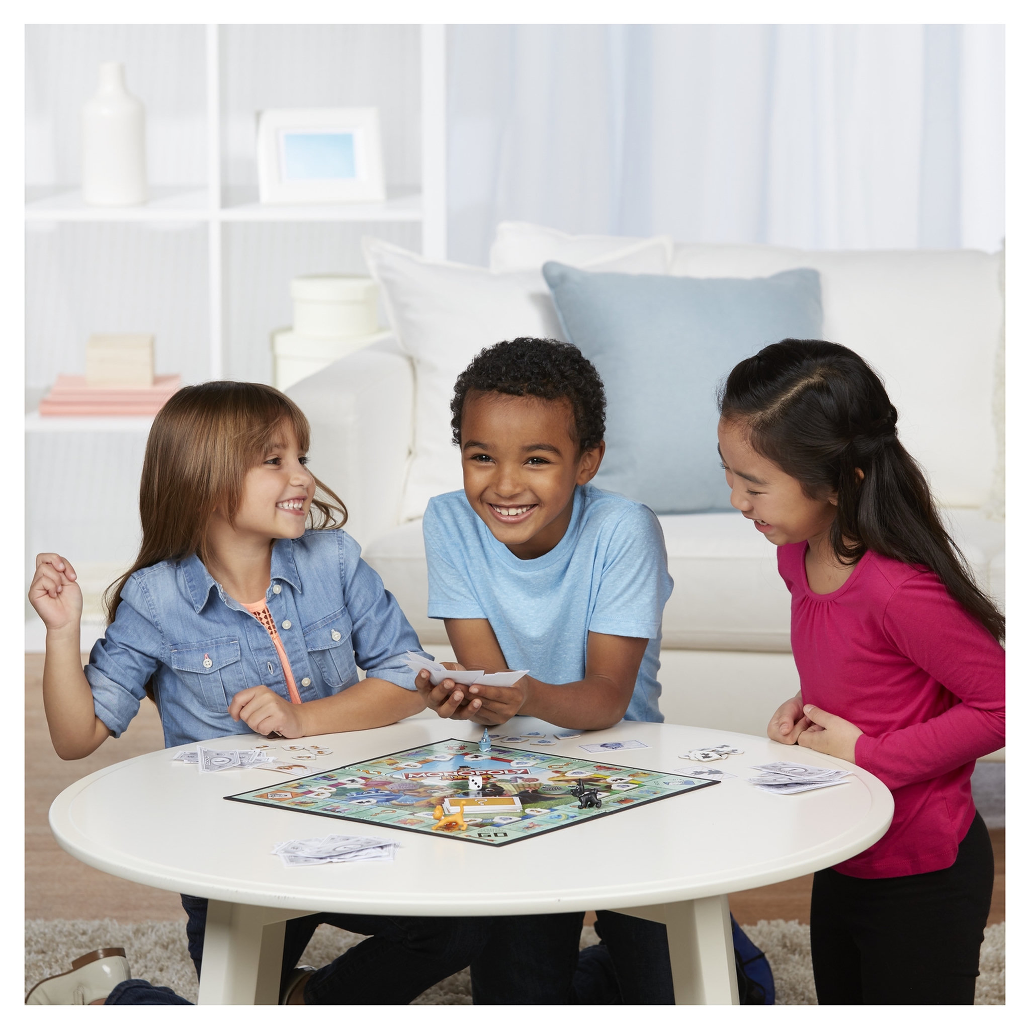 Voir la diapositive 3 : HASBRO Jeu Monopoly Junior