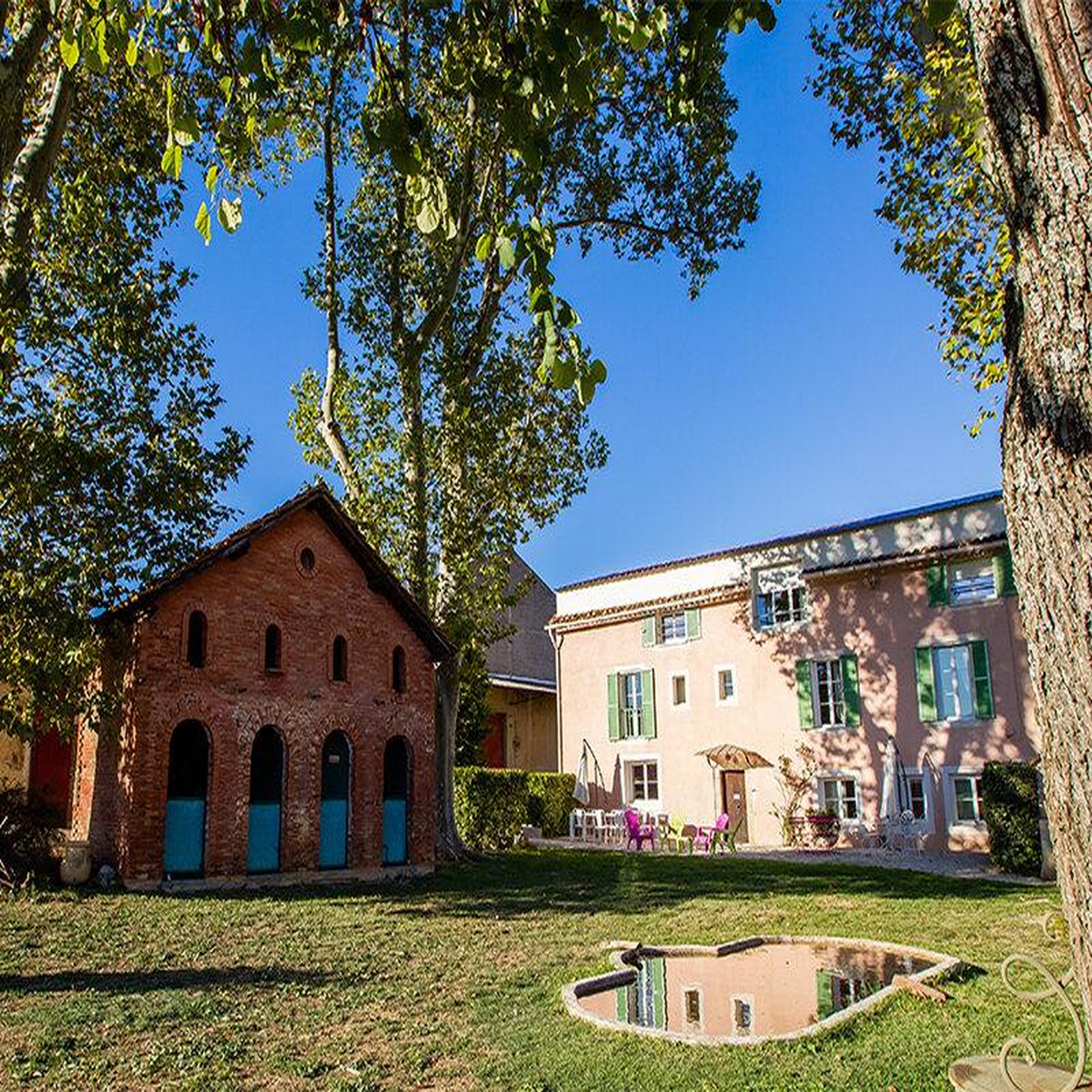 Voir la diapositive 2 : Smartbox Séjour en château aux portes des gorges du verdon : 2 jours en suite avec repas gourmand - coffret cadeau séjour