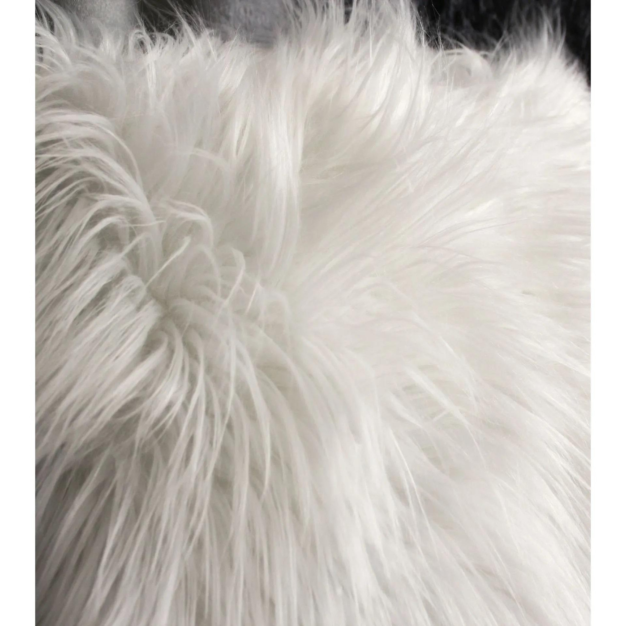 Voir la diapositive 3 : Eden Coussin a poil epicea design et moderne