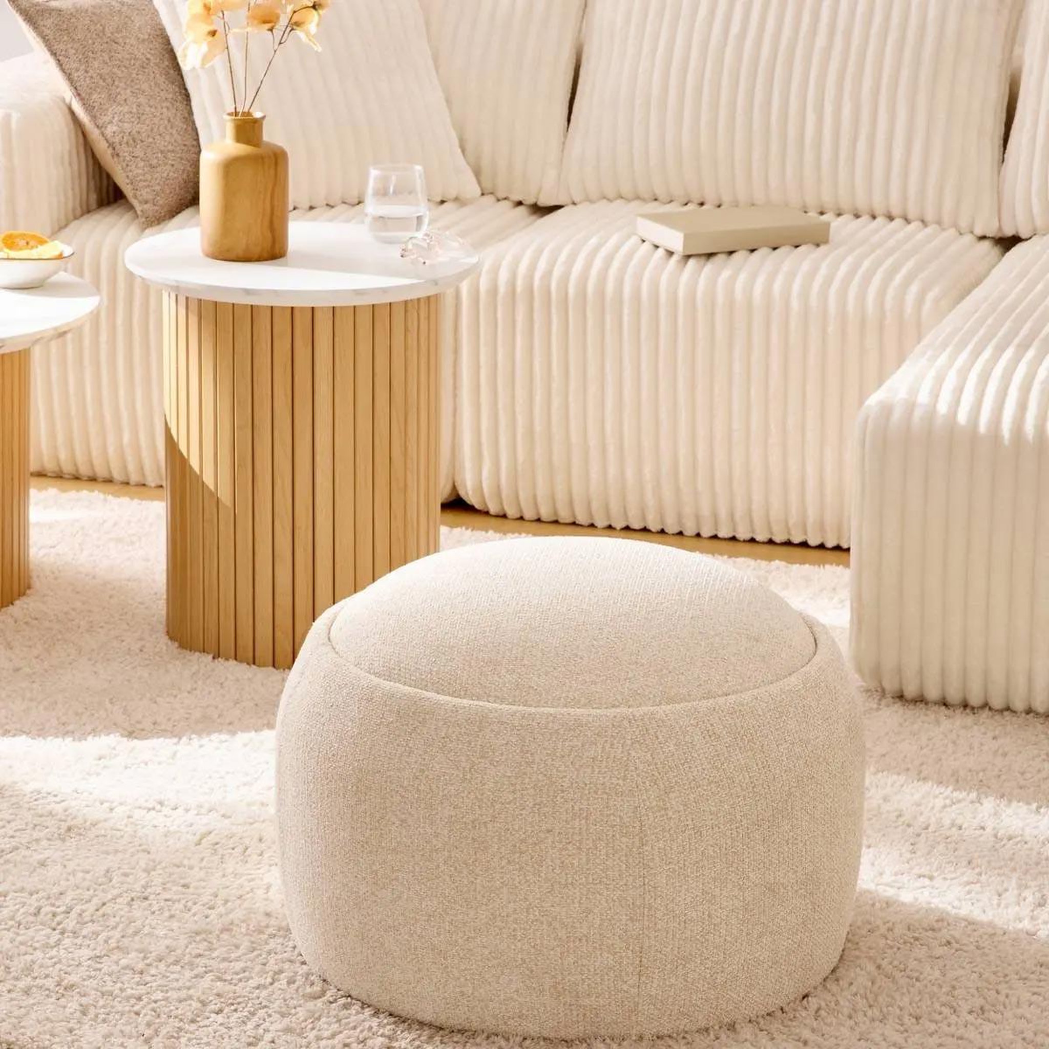 Voir la diapositive 4 : ATMOSPHERA Pouf coffre de rangement bouclette  elior  60 cm beige