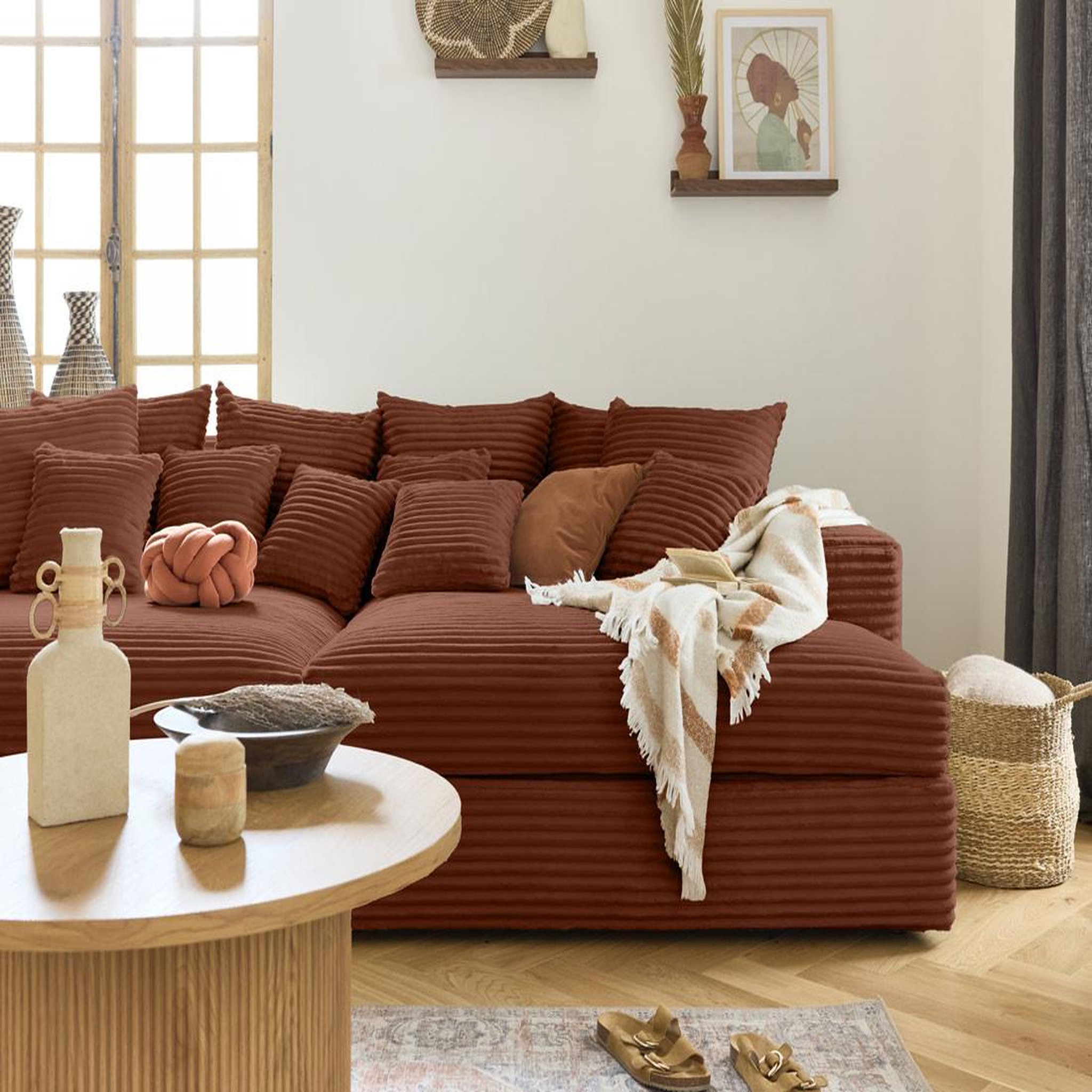 Voir la diapositive 3 : LISA DESIGN Collins - canapé droit 4 places avec double méridienne - assise profonde - velours côtelé grosses côtes