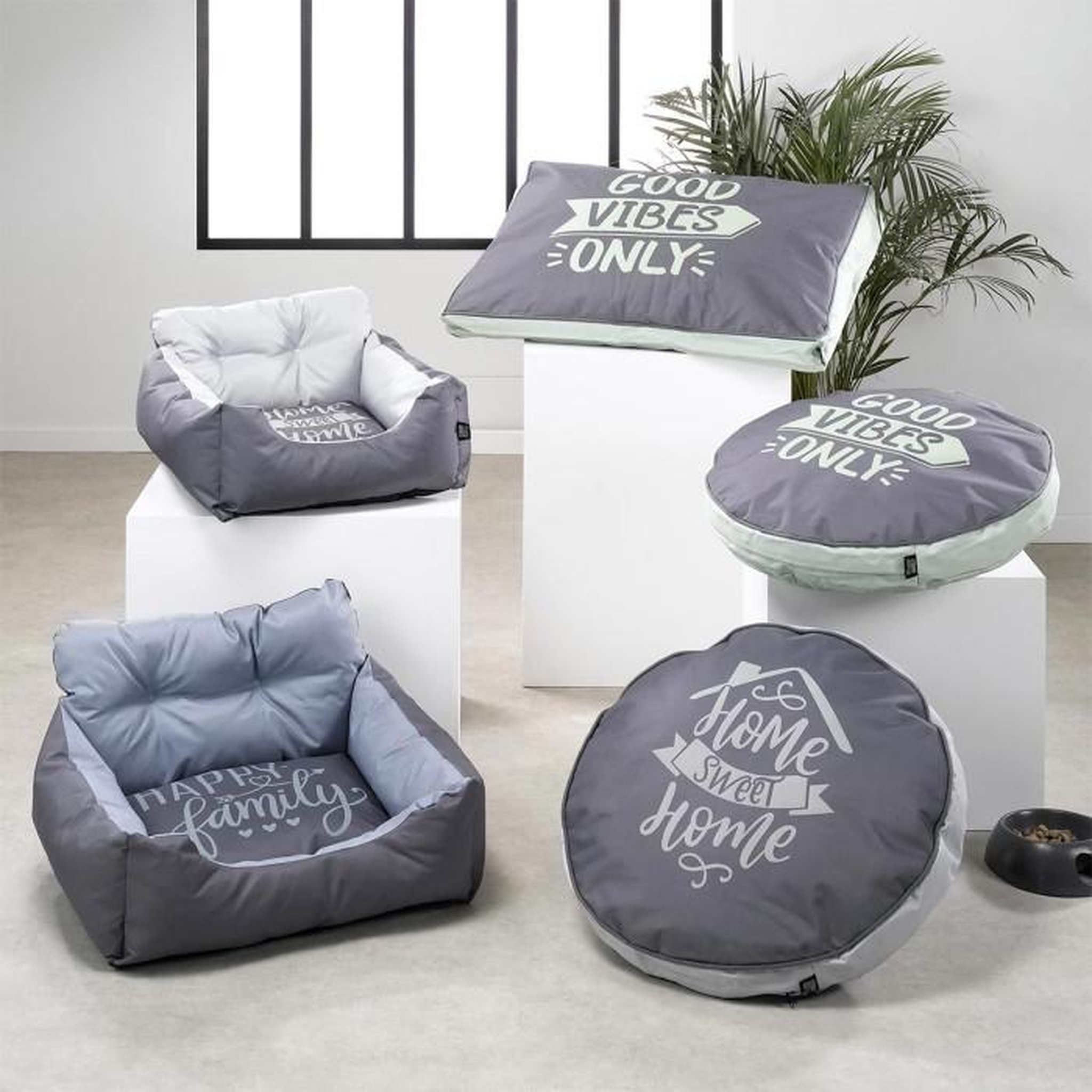 Voir la diapositive 2 : Paris Prix Lot de 2 Paniers pour Chien & Chat  Happy Family  60cm Bleu