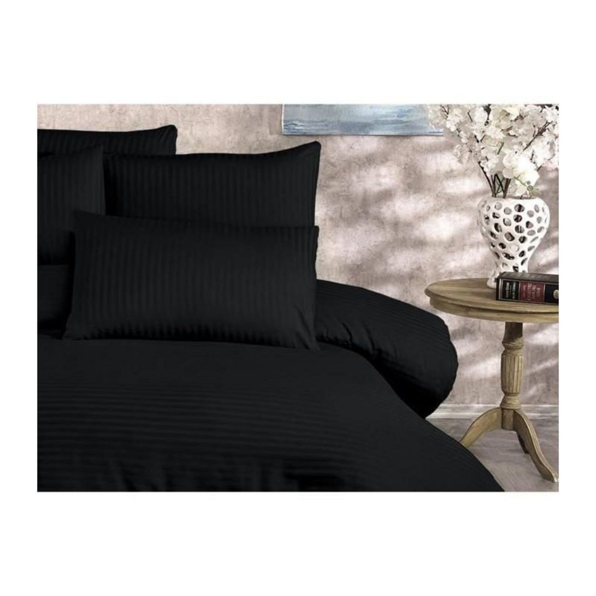 GENERIQUE Parure de lit - 1 housse de couette 220 x 240 cm + 2 taies d'oreiller 60 x 60 cm - 70% polyester, 30% coton - Noir