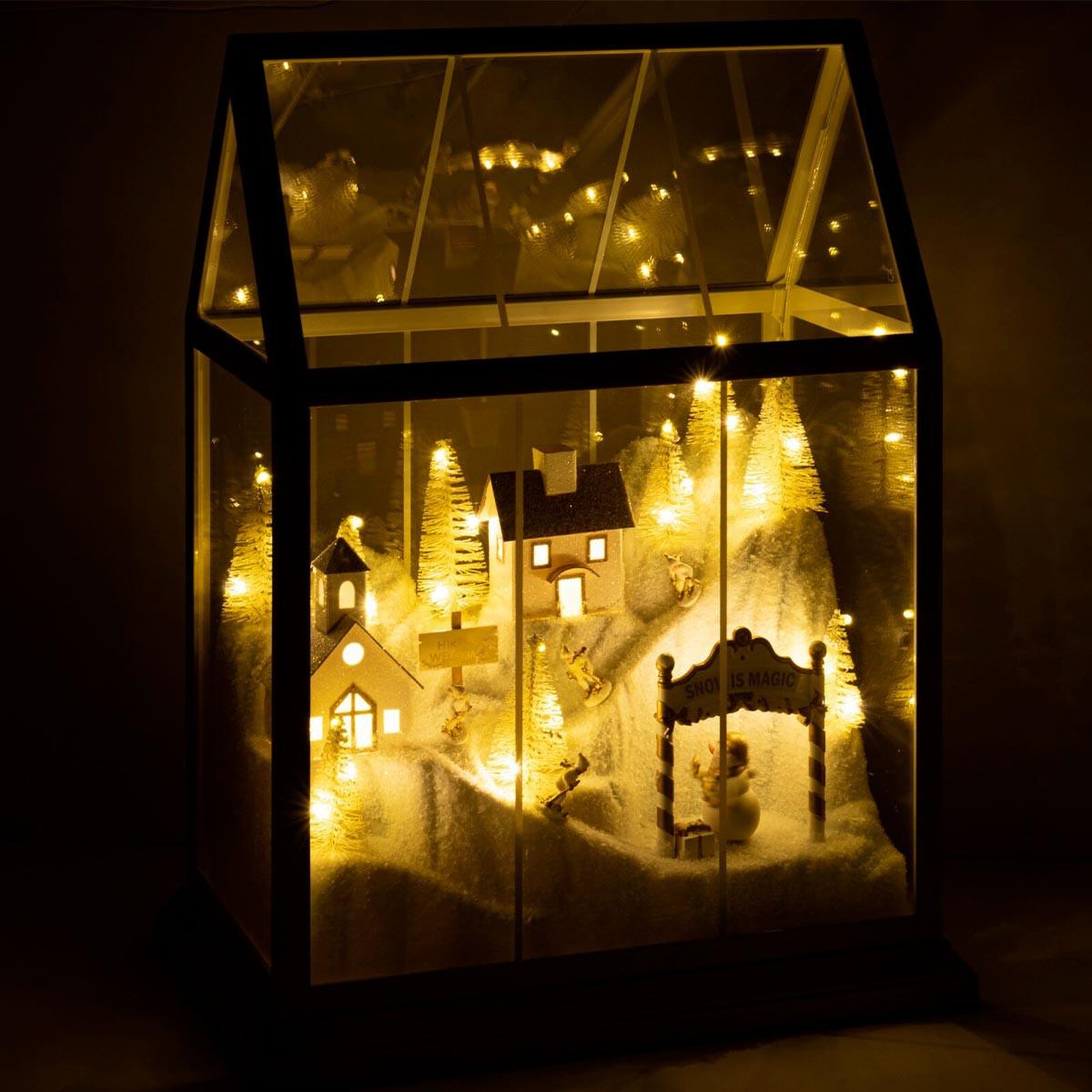 Voir la diapositive 4 : J-LINE Village de Noël Vitré à LED  Sébastienne  25cm Blanc