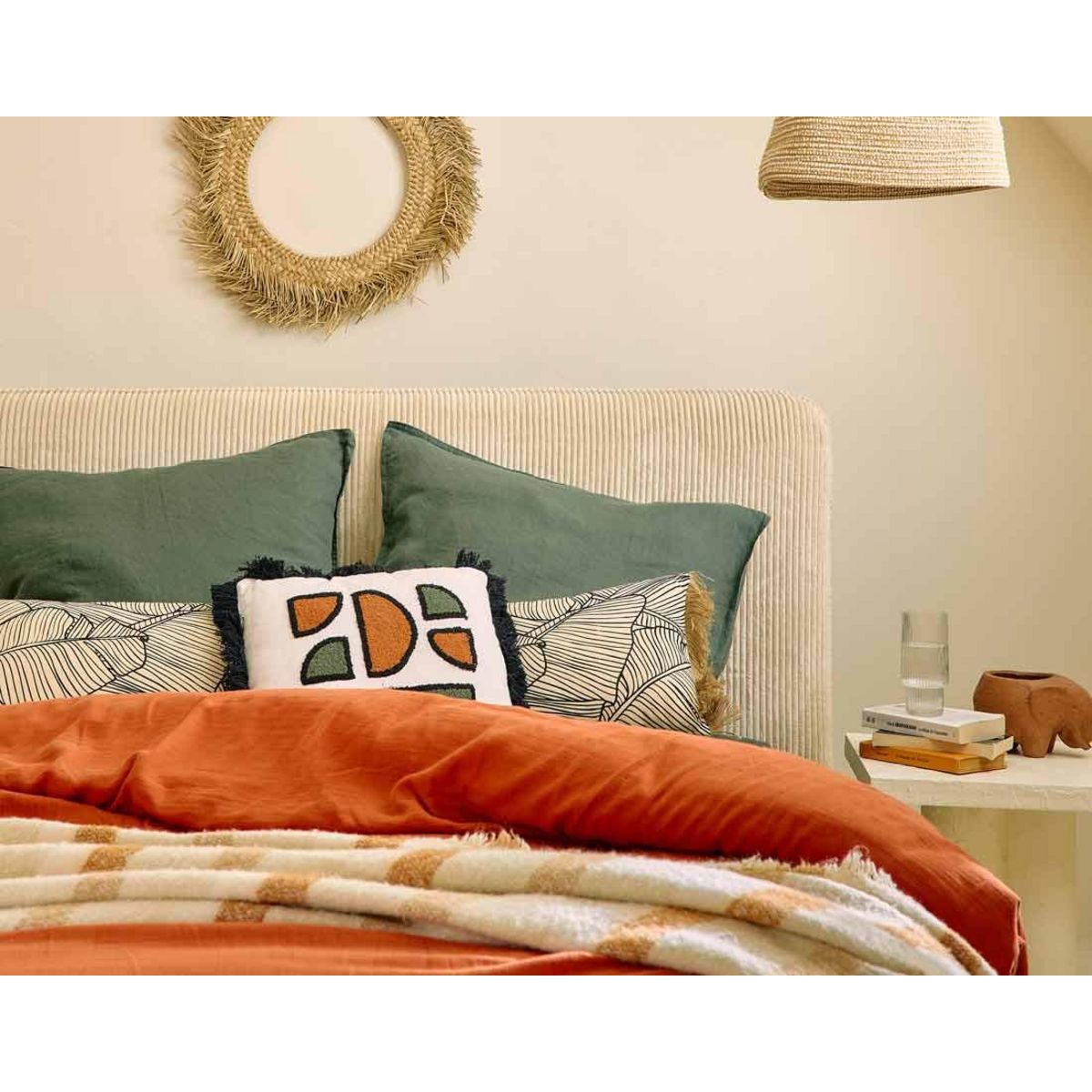 BEST MOBILIER Goyave - lit coffre - 140x190 - en velours côtelé - sommier inclus