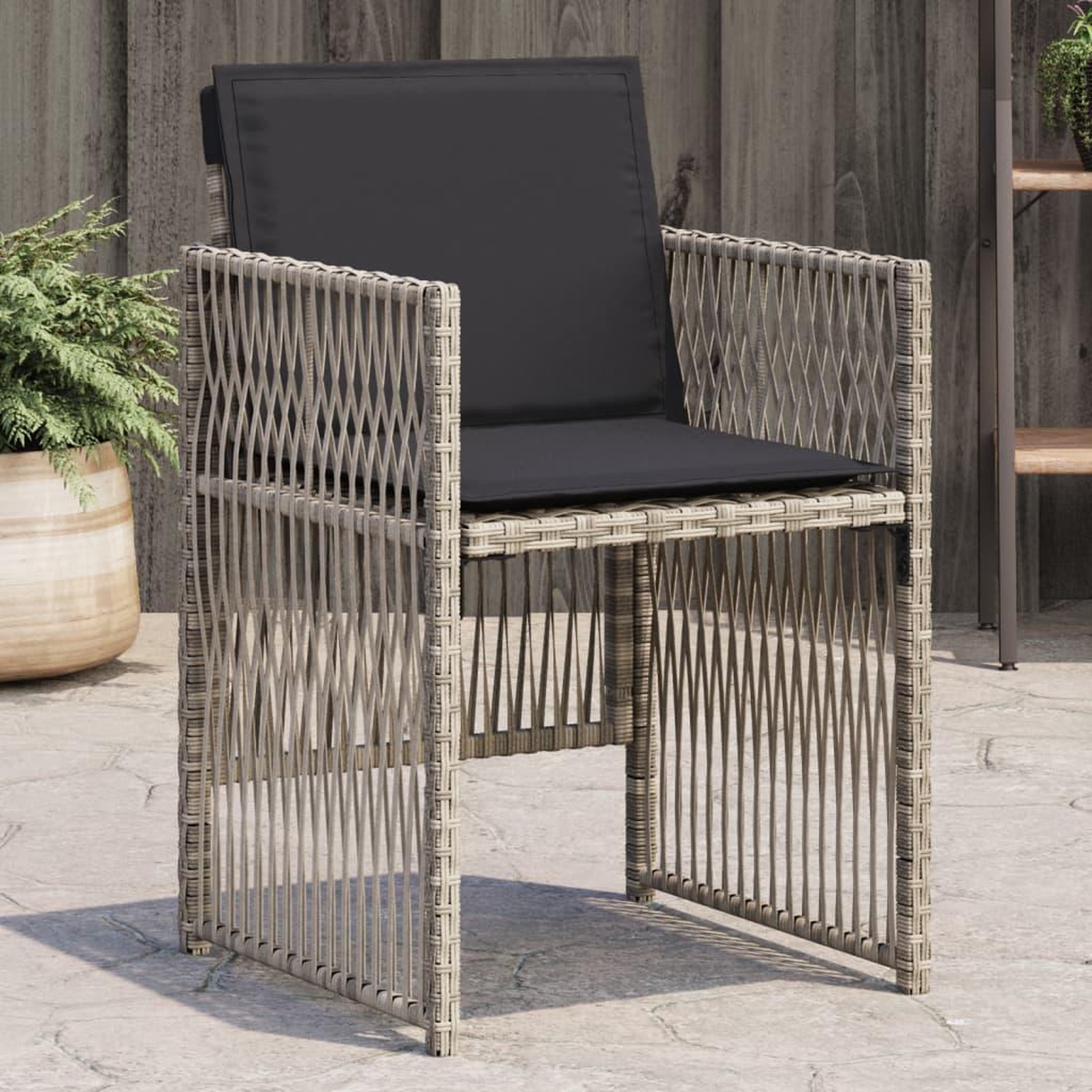 VIDAXL Chaises de jardin avec coussins lot de 4 gris clair poly rotin