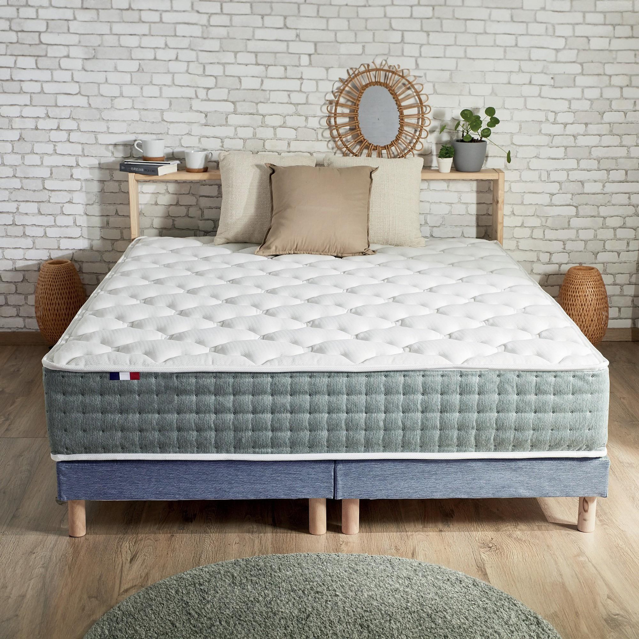 Voir la diapositive 6 : IDLITERIE Ensemble + matelas Ressort 7 zones Face Hiver/Eté différente HYGGE Fabriqué en France