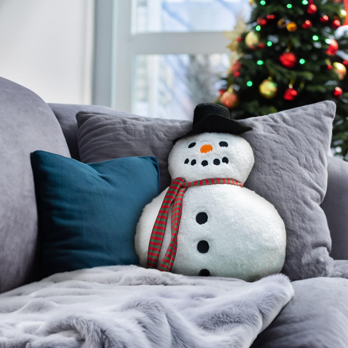 SOLEIL D'OCRE Coussin fantaisie 32x40 cm BONHOMME DE NEIGE, par Soleil d'Ocre