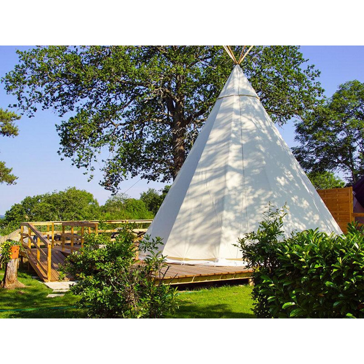 Smartbox 3 jours insolites en tipi indien près de Clermont-Ferrand - Coffret Cadeau Séjour