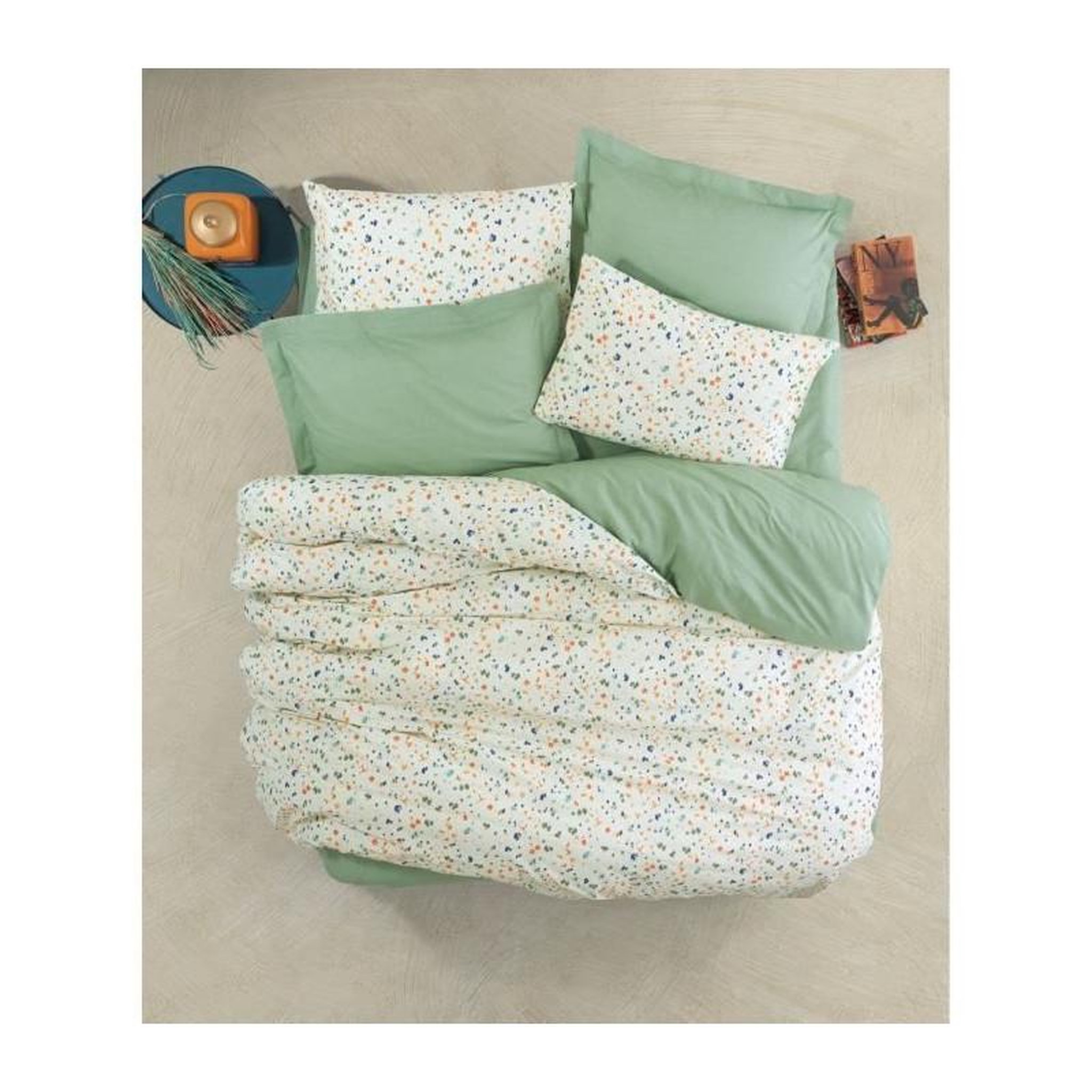 GENERIQUE Parure de lit - 129CTN64279 - 1 housse de couette 220 x 240 cm + 2 taies d'oreiller 60 x 60 cm - 100% coton ranforcé - Vert