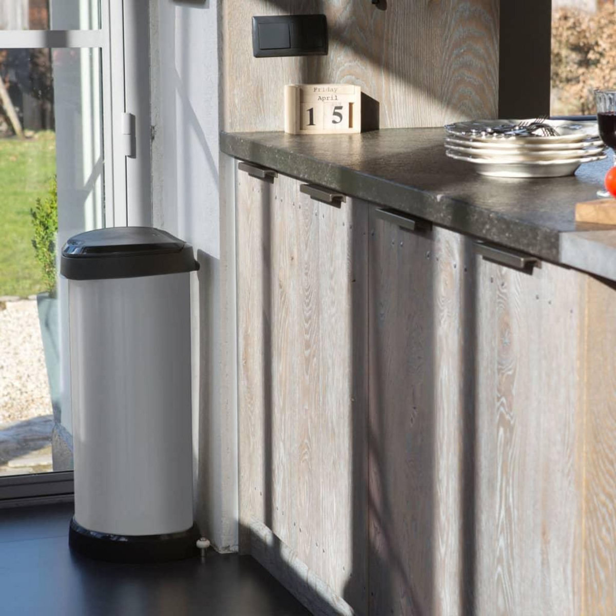 CURVER Curver Poubelle a pedale Deco Ovale 40 L Argente