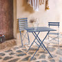 Voir la diapositive 3 : SWEEEK Table de jardin bistrot pliante métal + 2 assises bleu grisé 70 x 70cm. acier thermolaqué
