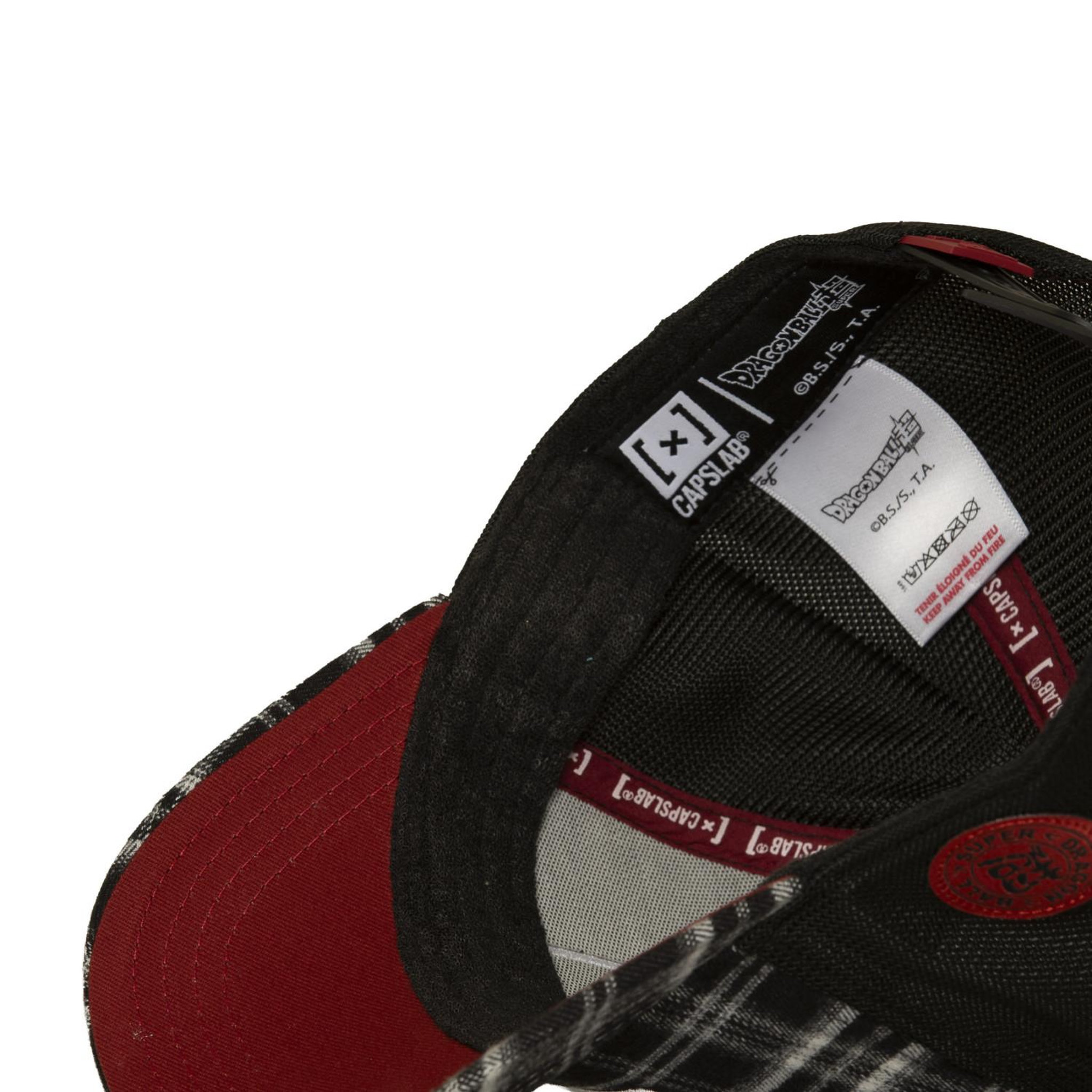 Voir la diapositive 6 : CAPSLAB Casquette trucker premiumr filet et patch dragon ball super god