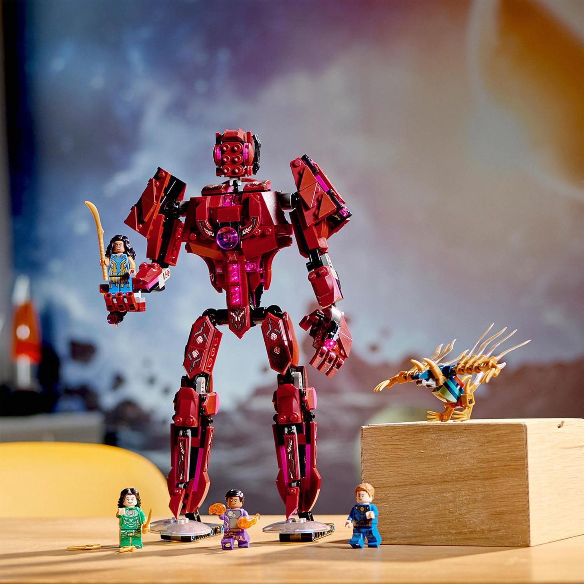 Voir la diapositive 3 : LEGO Super Heroes 76155 Dans l&rsquo;ombre d&rsquo;Arishem